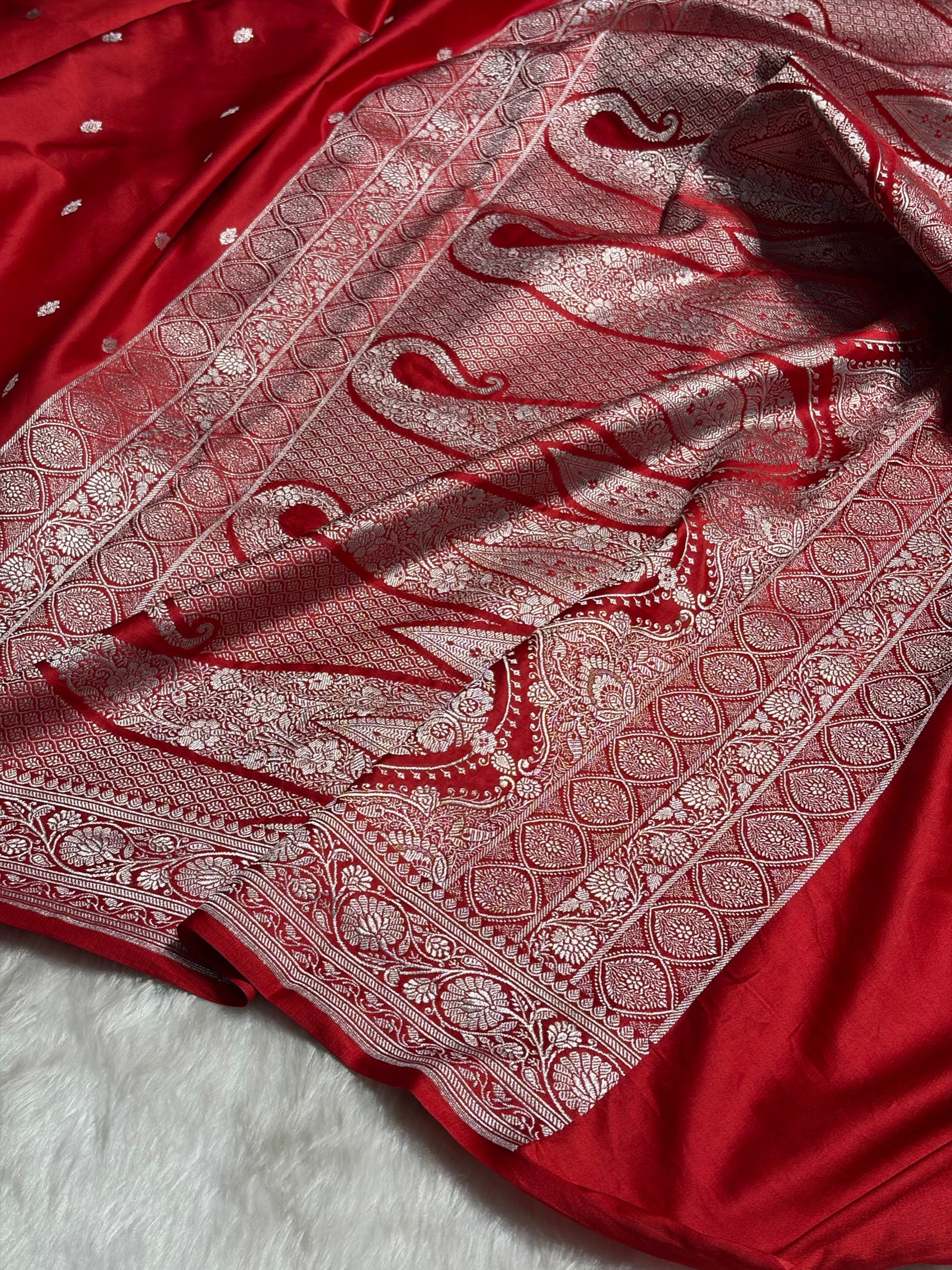 Red Shades Booti Mashru Silk Saree MS68