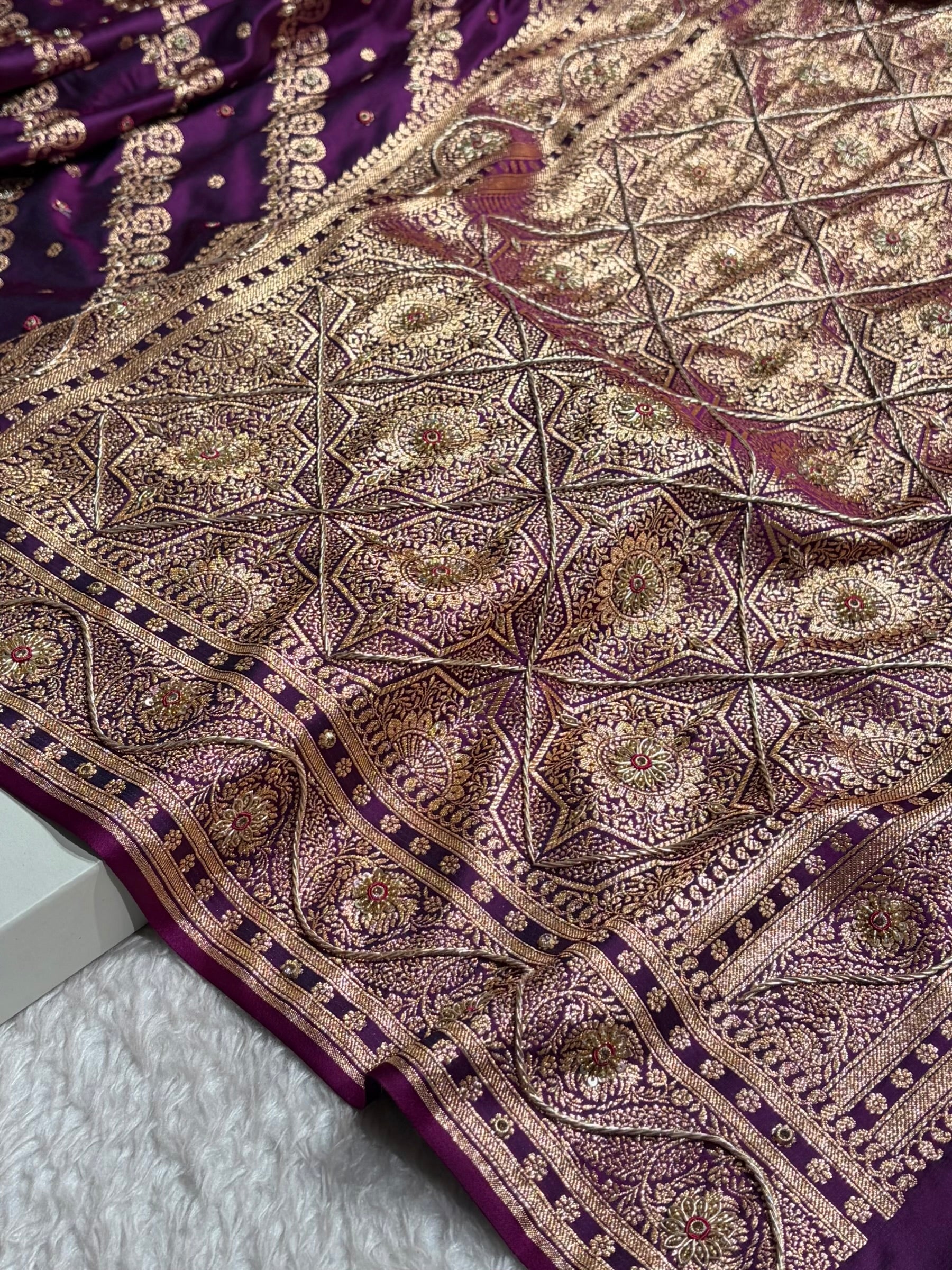 Banarasi Wine Shades Cross Floral Pattern With Zardozi Work Satin Katan Silk Saree BSK79