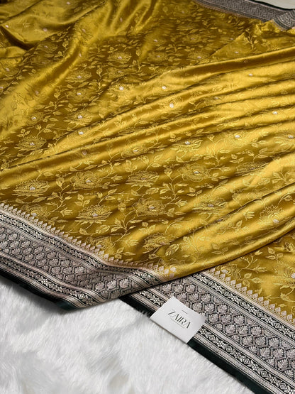 Contrast Banarasi Dusty Mustard With Dark Bottle Green Tanchoi Floral Booti Mashru Silk Saree MS59