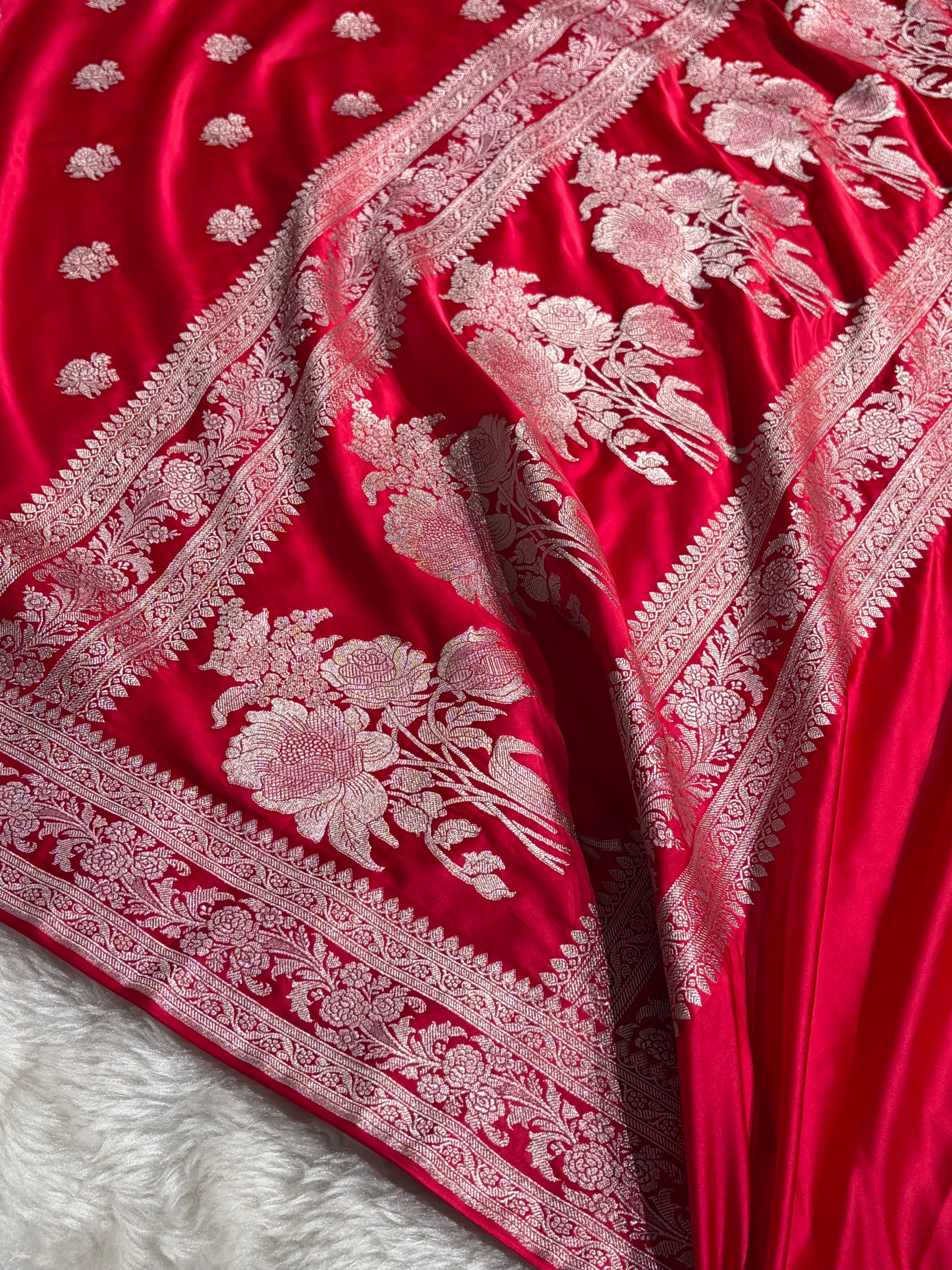 Banarasi Floral Pattern in Red Shades Floral Mashru Silk Saree MCS97