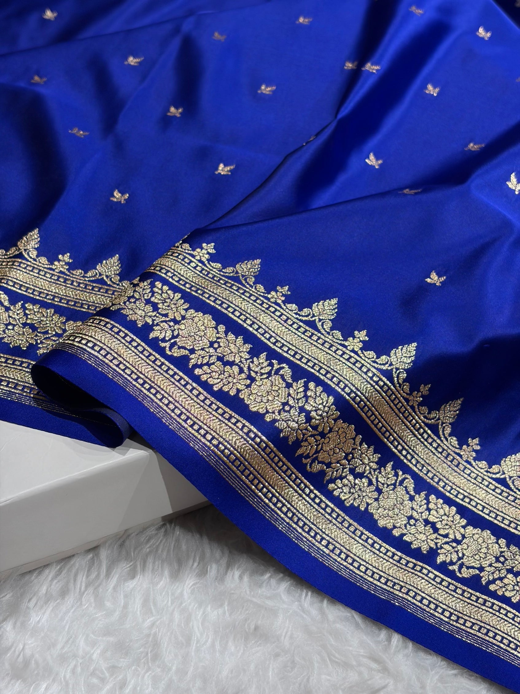 Cross Royal Blue Shades Banarasi Booti Katan Silk Saree SKM17