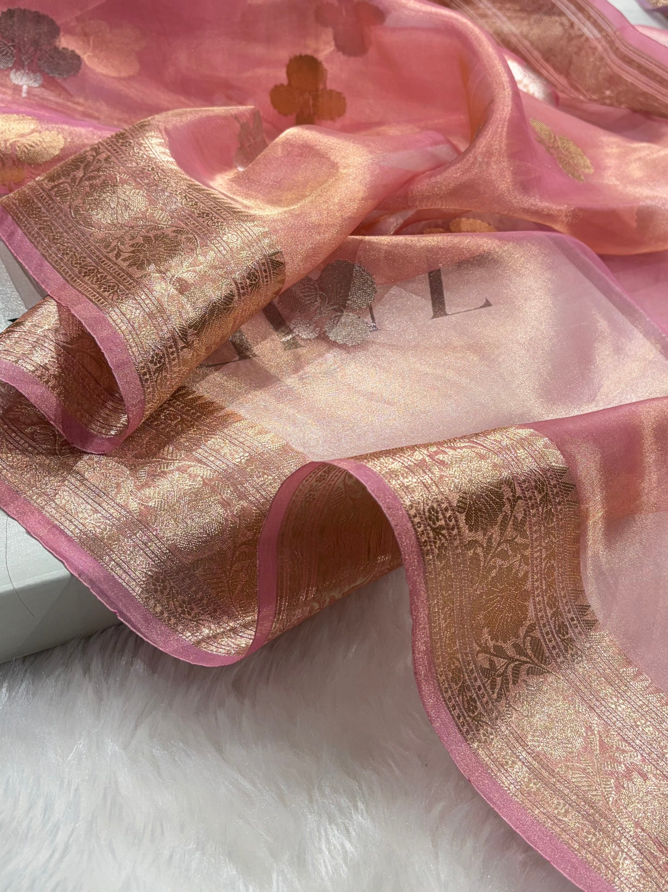 Pinkish Peach Bananasi Floral Shades Pure Tissue Silk Saree PT-49