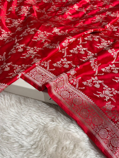 Banarasi Floral Jaal Pattern in Red Shades Floral Mashru Silk Saree MCS98