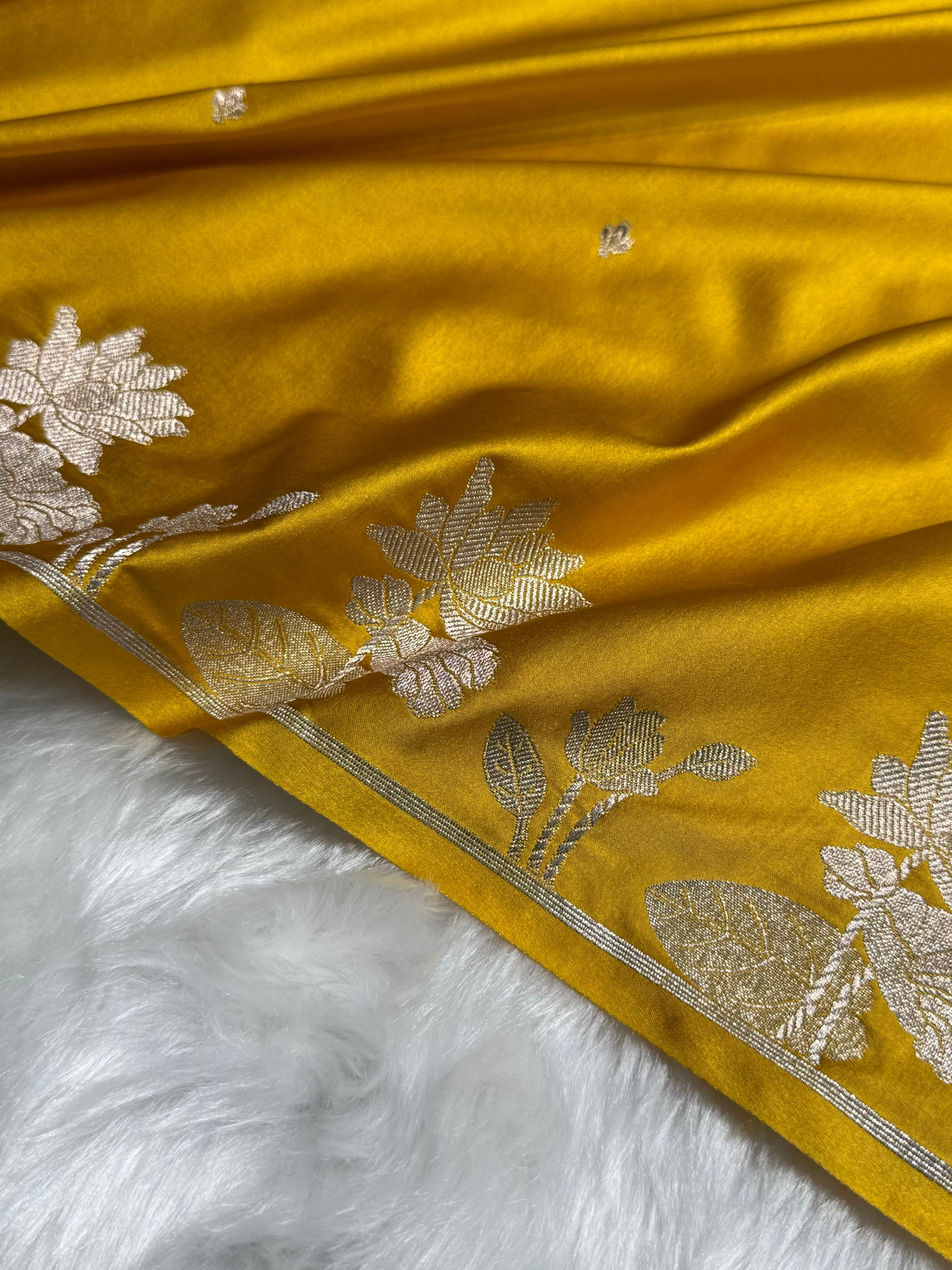 Mustard Floral Border Booti Mashru Silk Saree MS11