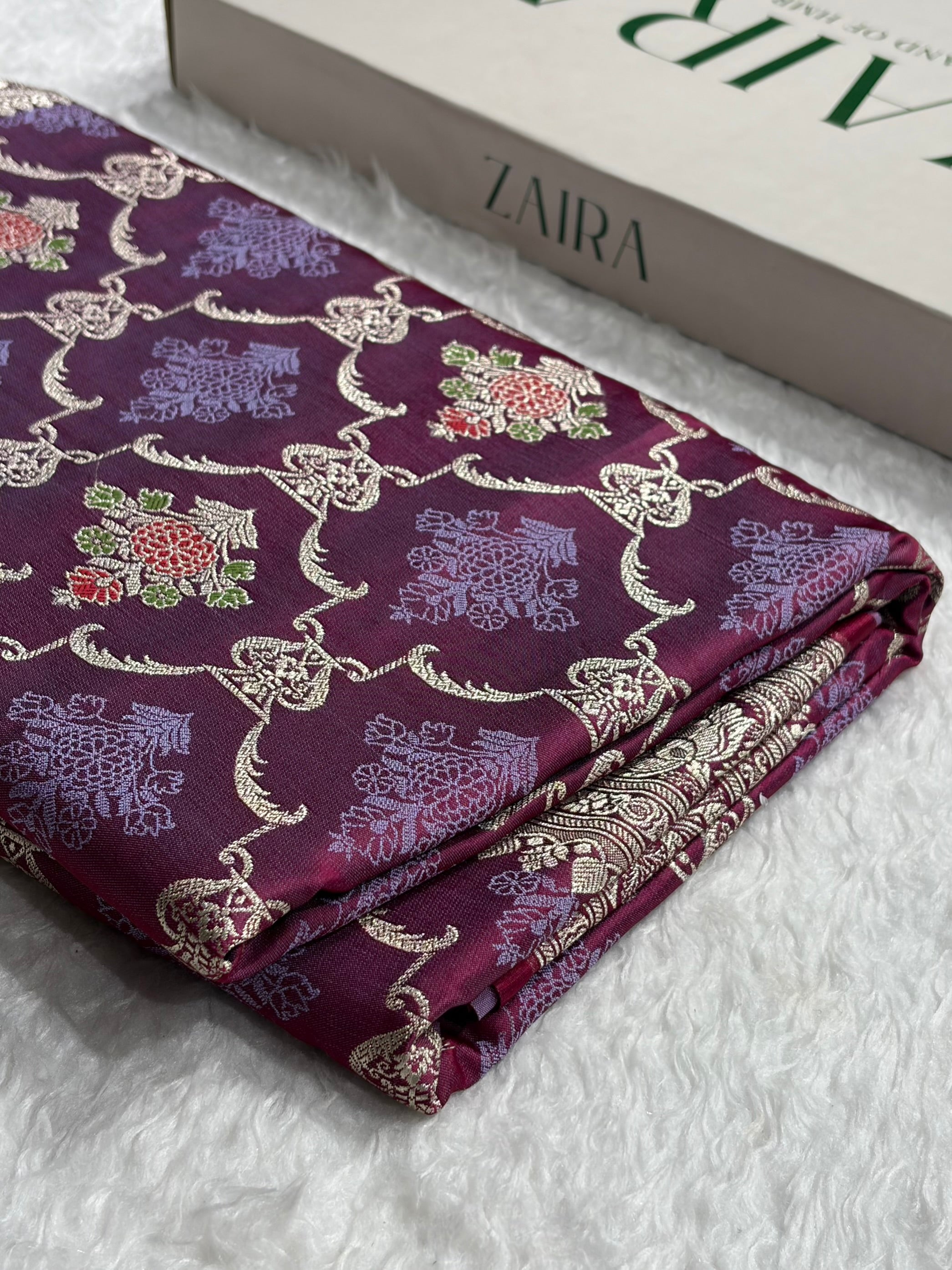 Banarasi Magenta Shades Tanchoi Motif Mashru Silk Saree