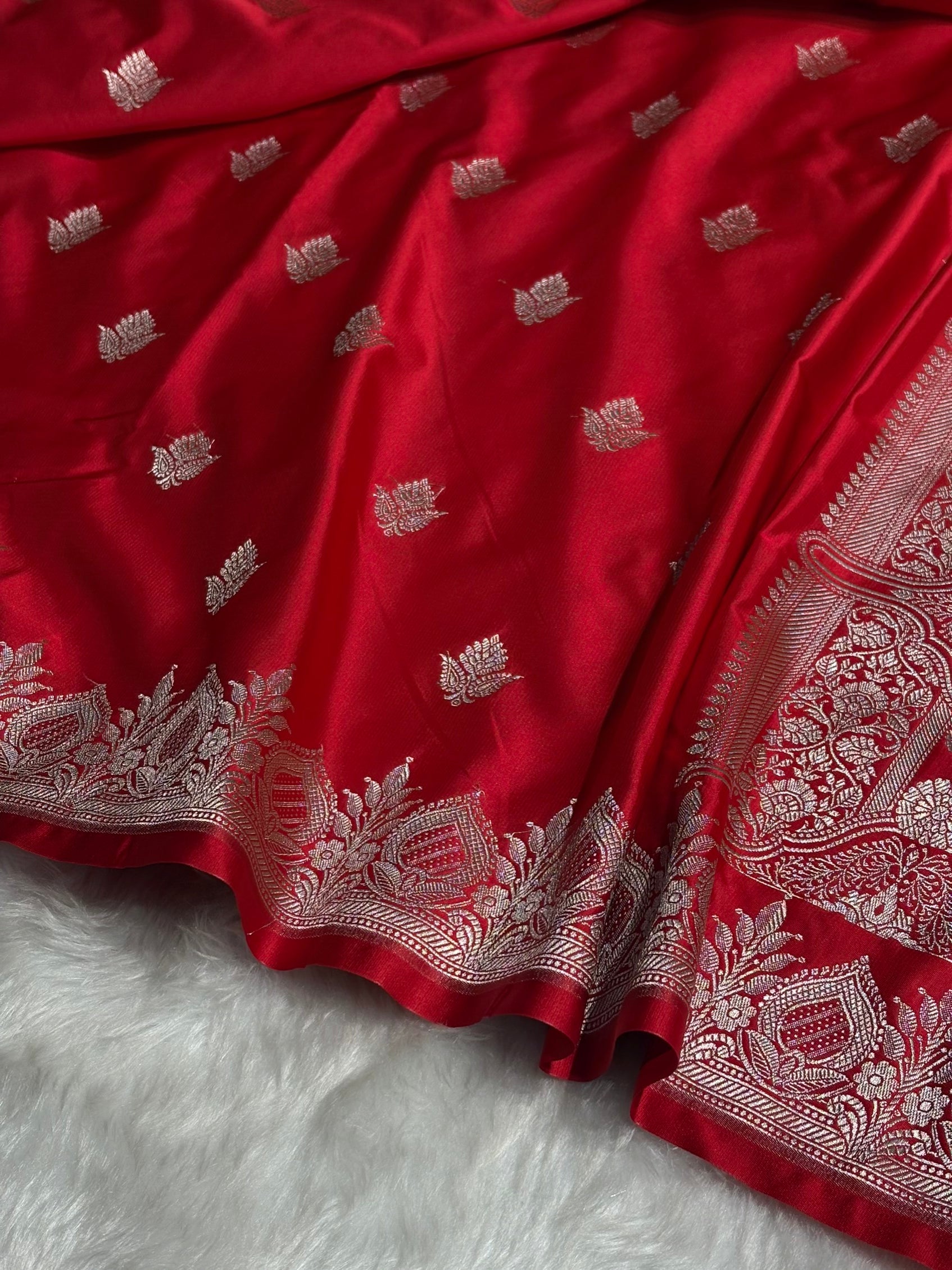 Red Floral Boota With Floral Border Mashru Silk Saree MSM-80