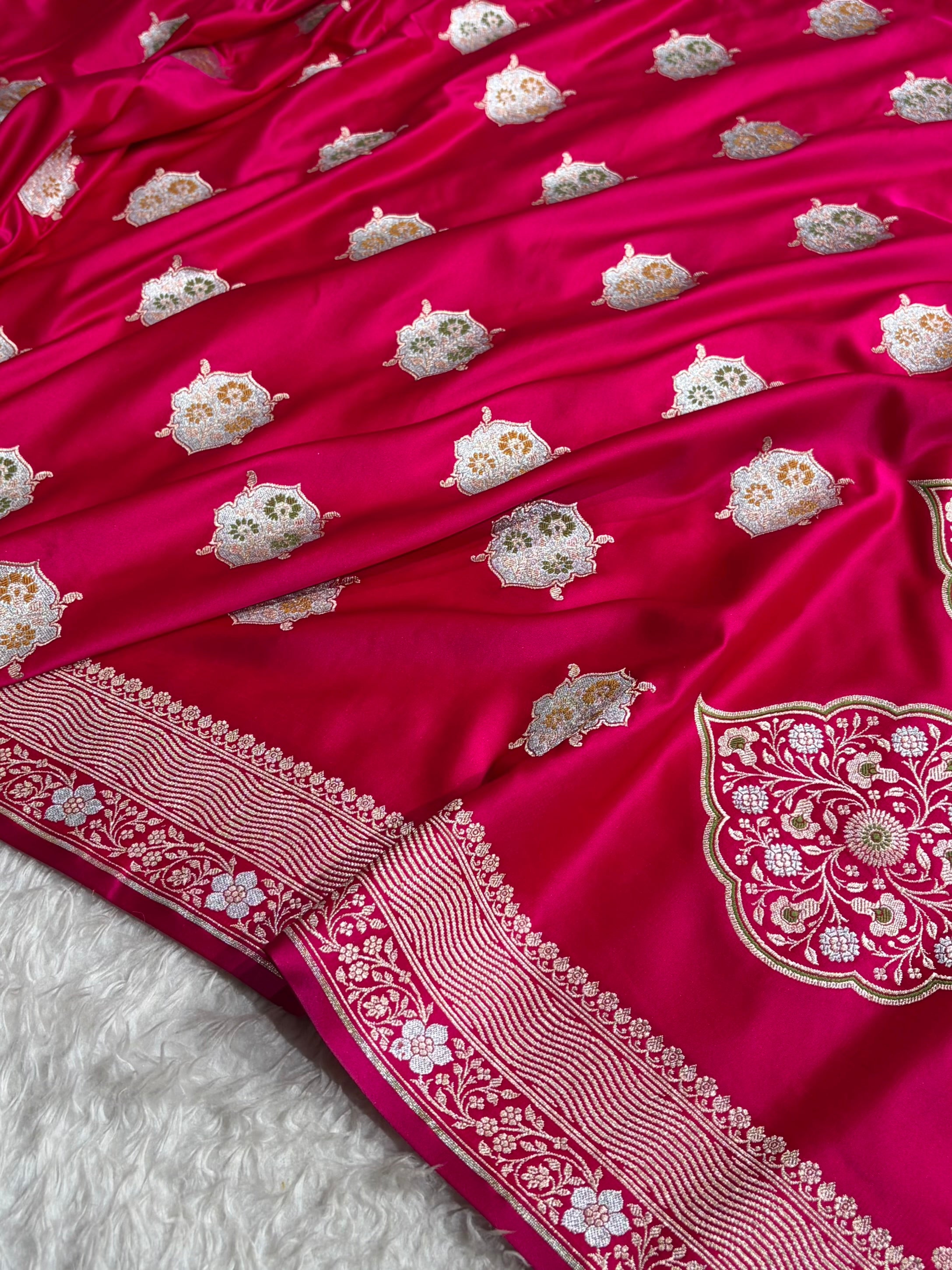 Premium Banarasi Satin Katan Saree Minakari Booti Pattern in Rani Shades SK138