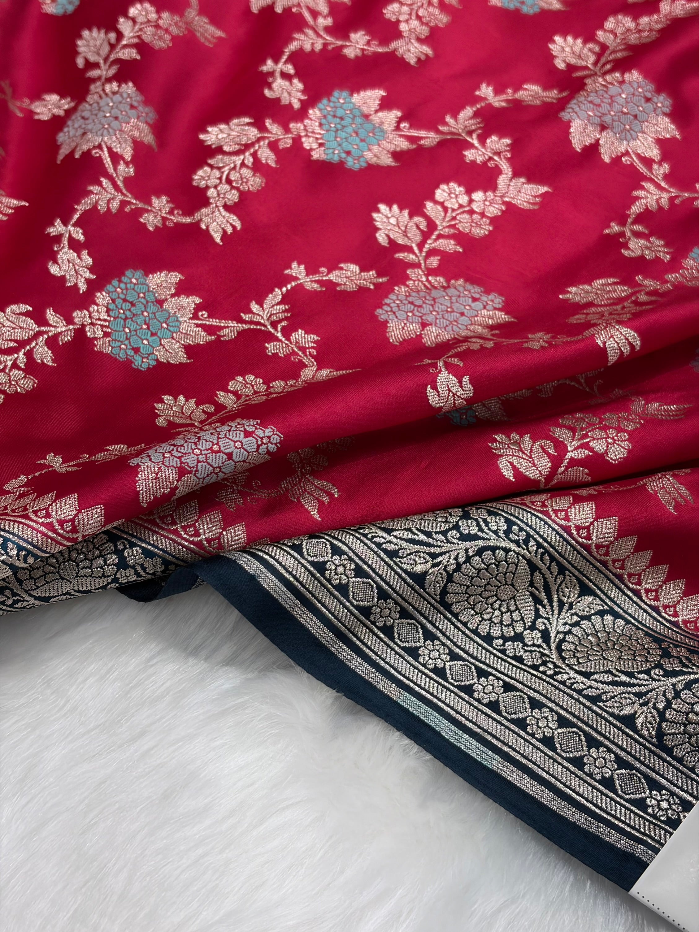 Contrast Ruby Pink Shades With Minakari Jaal Pattern Mashru Silk Saree MS57