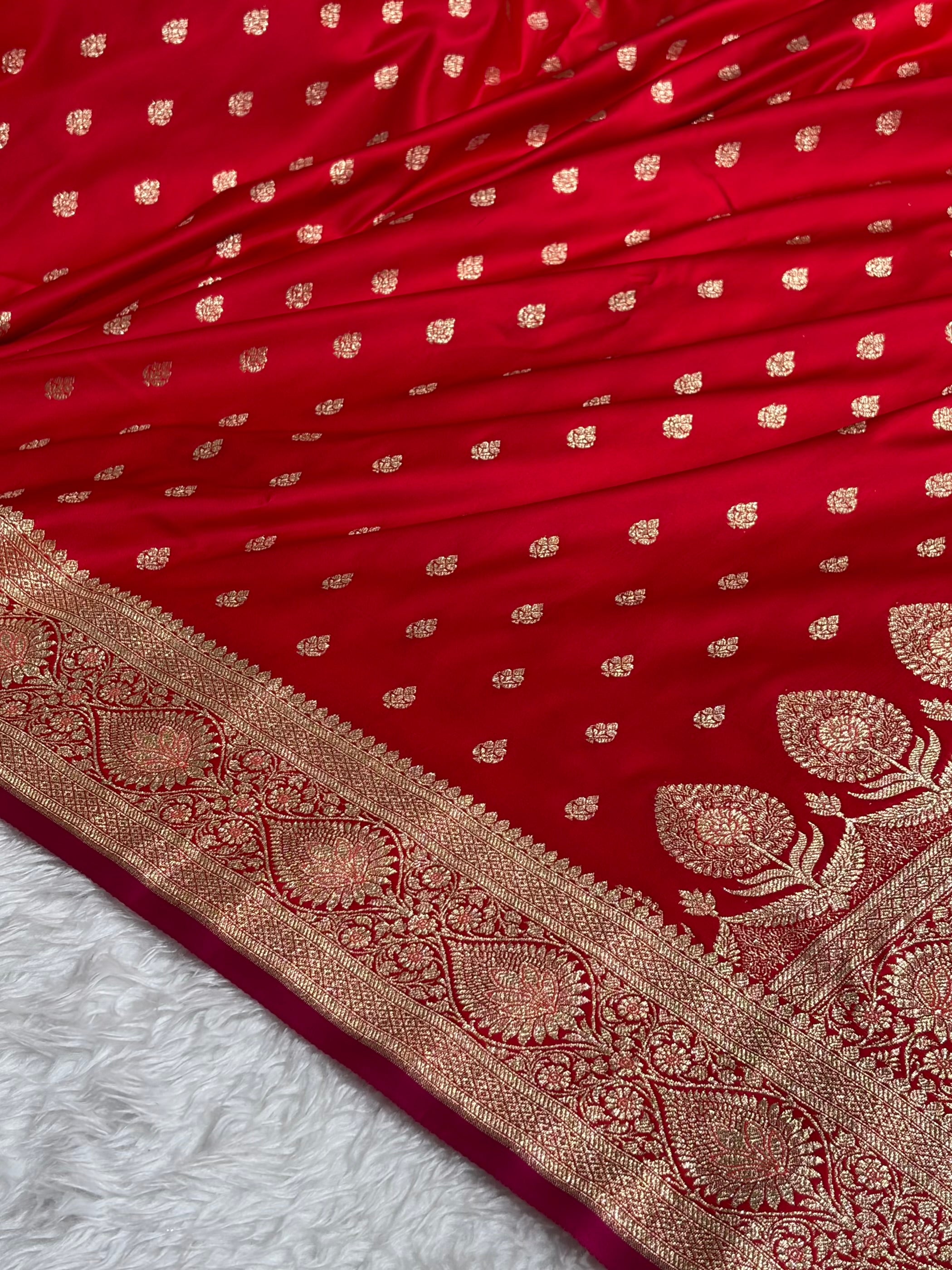 Red Shades Banarasi booti Katan Silk saree SK10