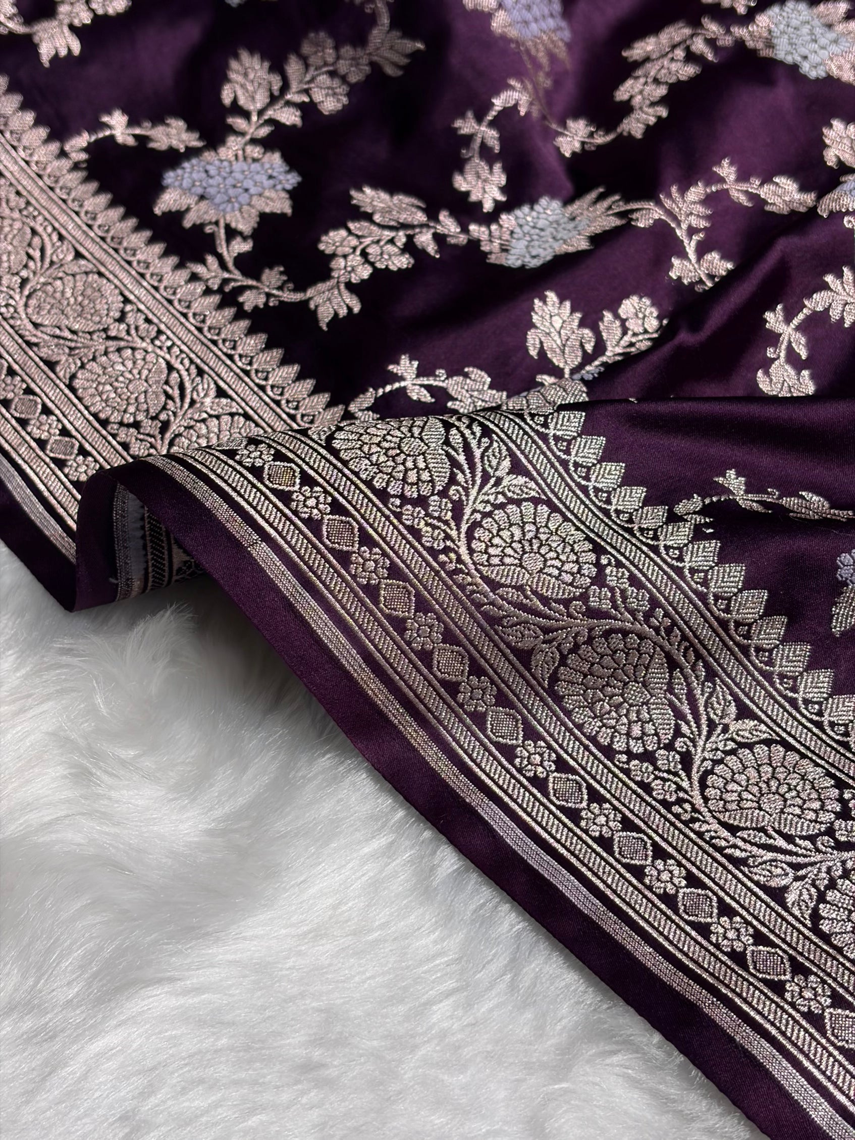 Wine Shades Jaal Pattern Mashru Silk Saree MS57