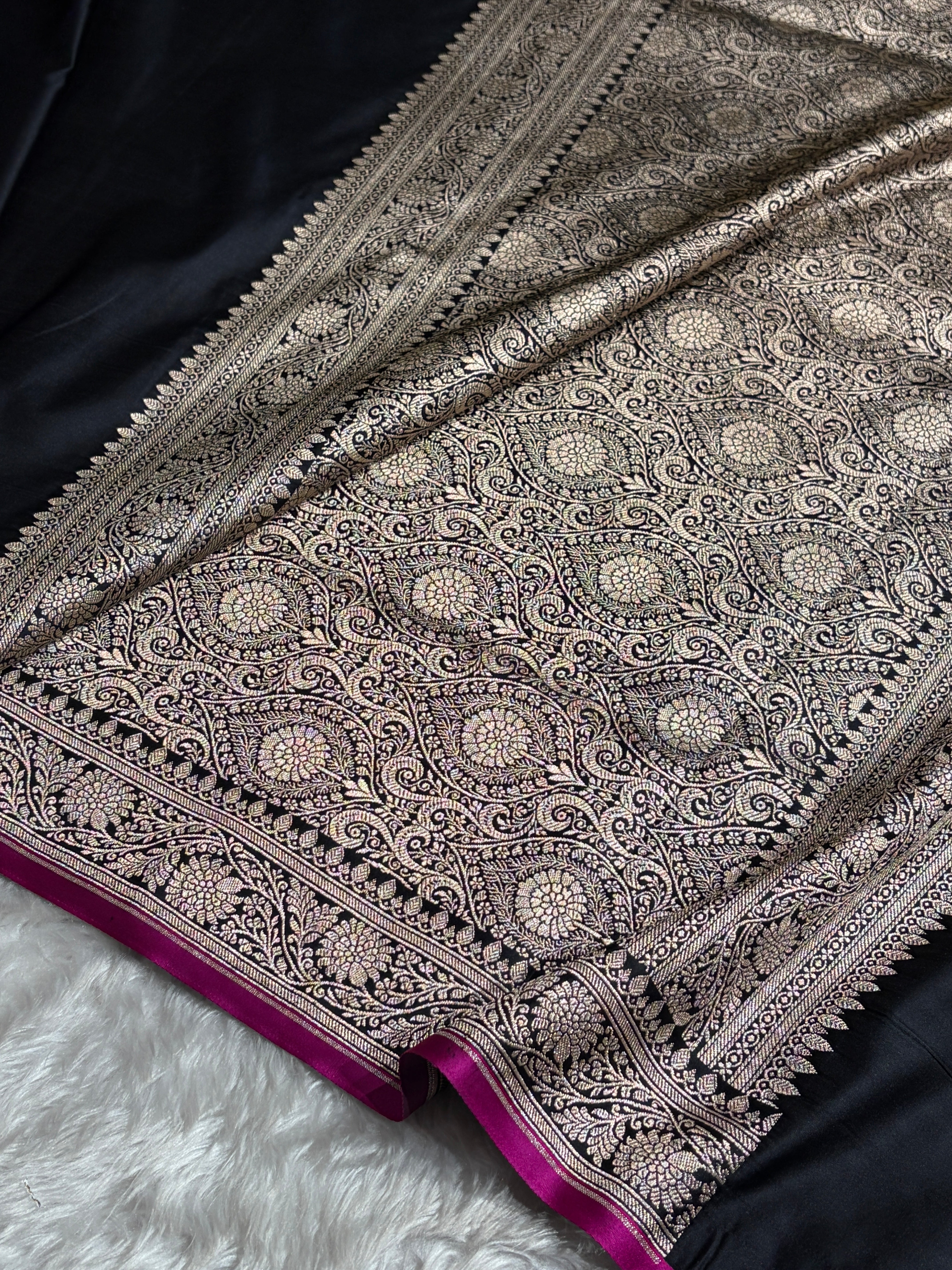 Banarasi Black Shade With Booti Pattern Mashru Silk Saree