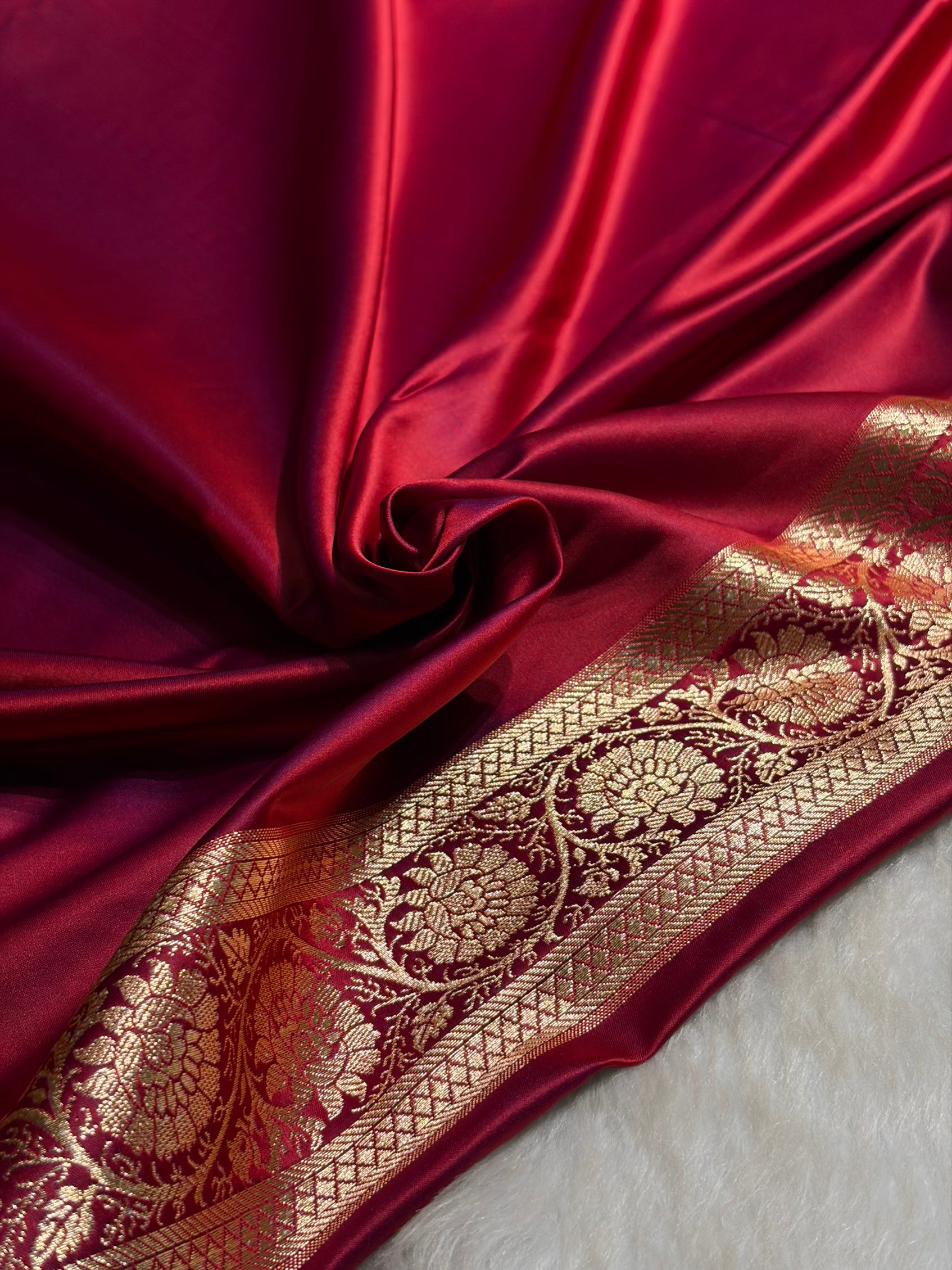 Magnetic Red Banarasi Brocade Soft Katan Silk Saree SKB-01