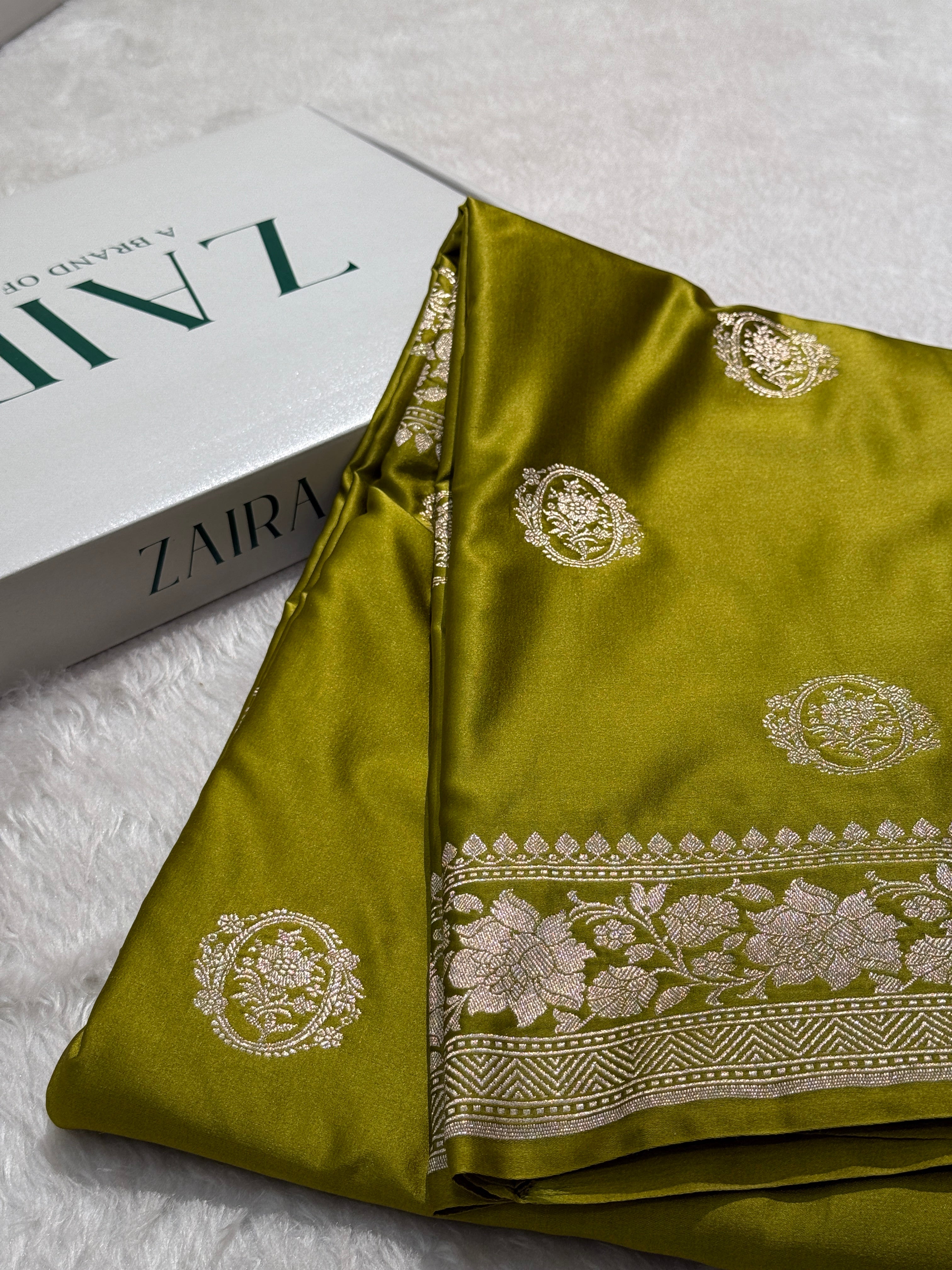 Mehandi Green Unique Motif Mashru Silk Saree