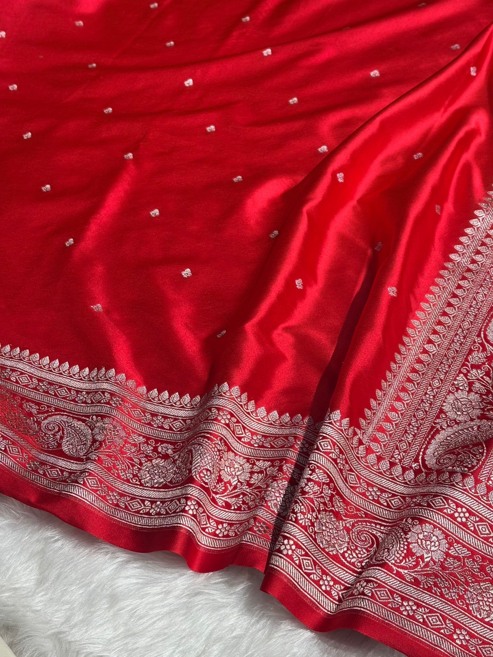 Red Shades Booti Mashru Silk Saree MS64