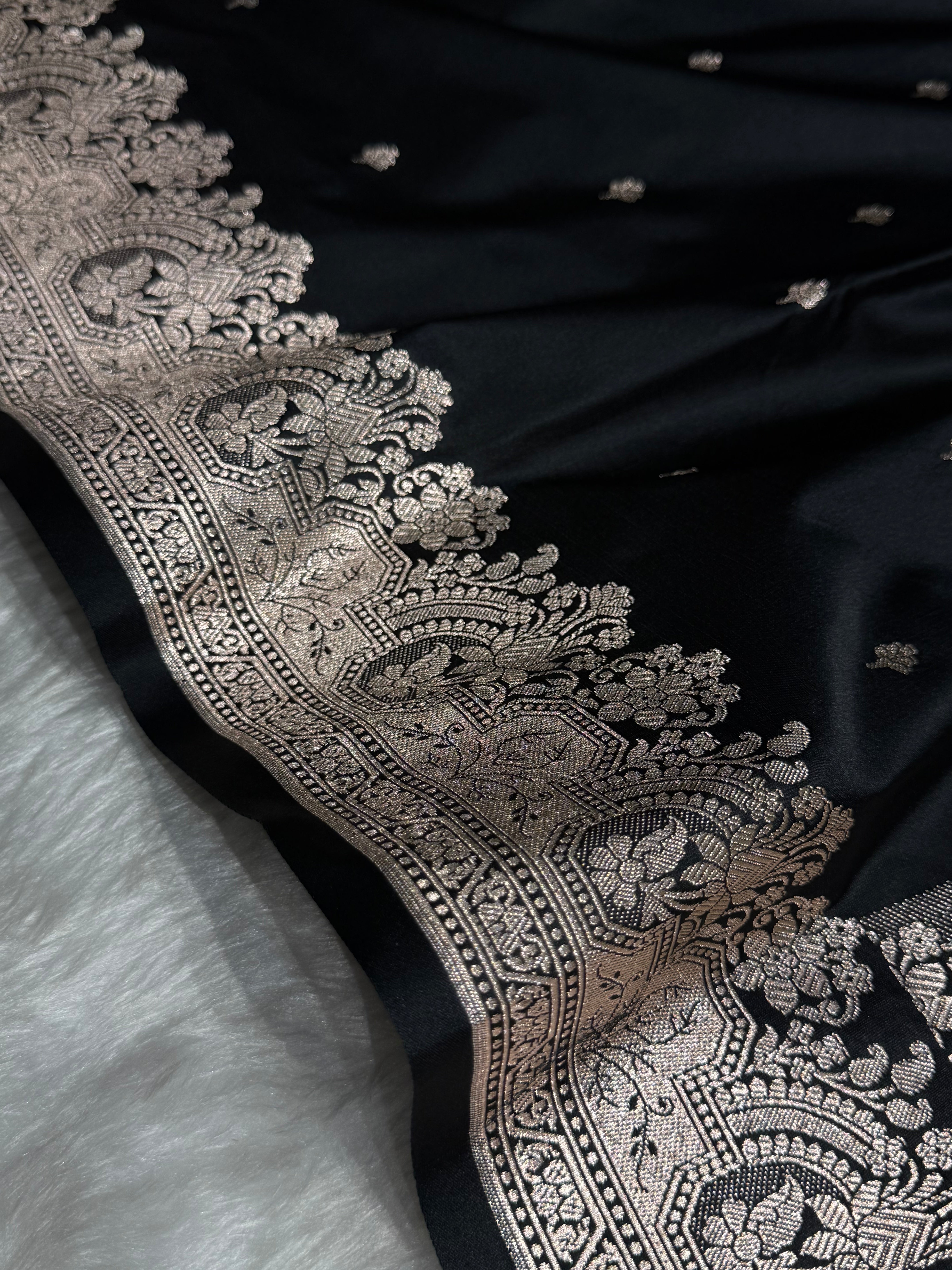 Black Shades Motif Booti Mashru Silk Saree