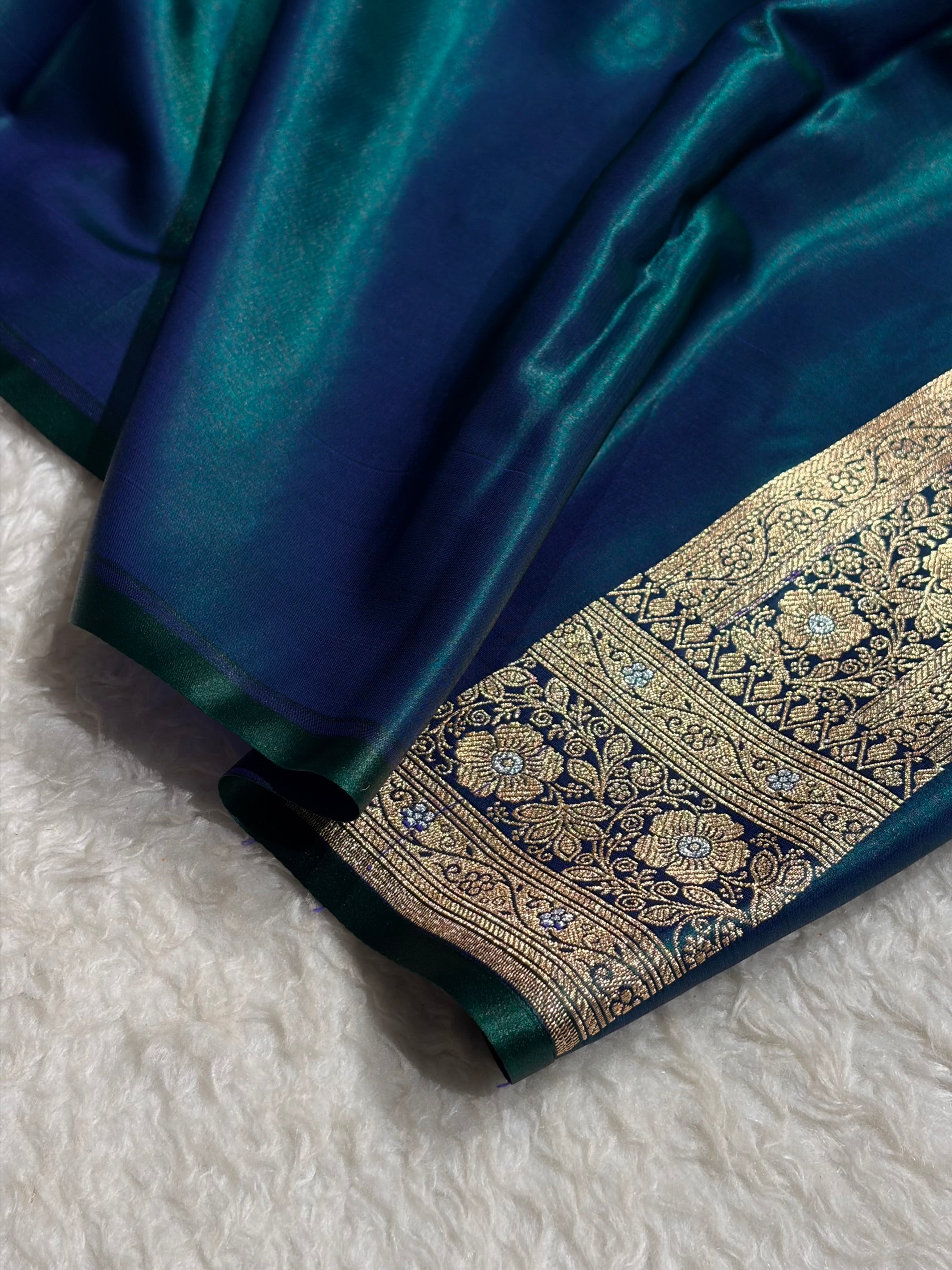 Peacock Shades Minakari Boota Pattern Banarasi Satin Silk Saree SS44