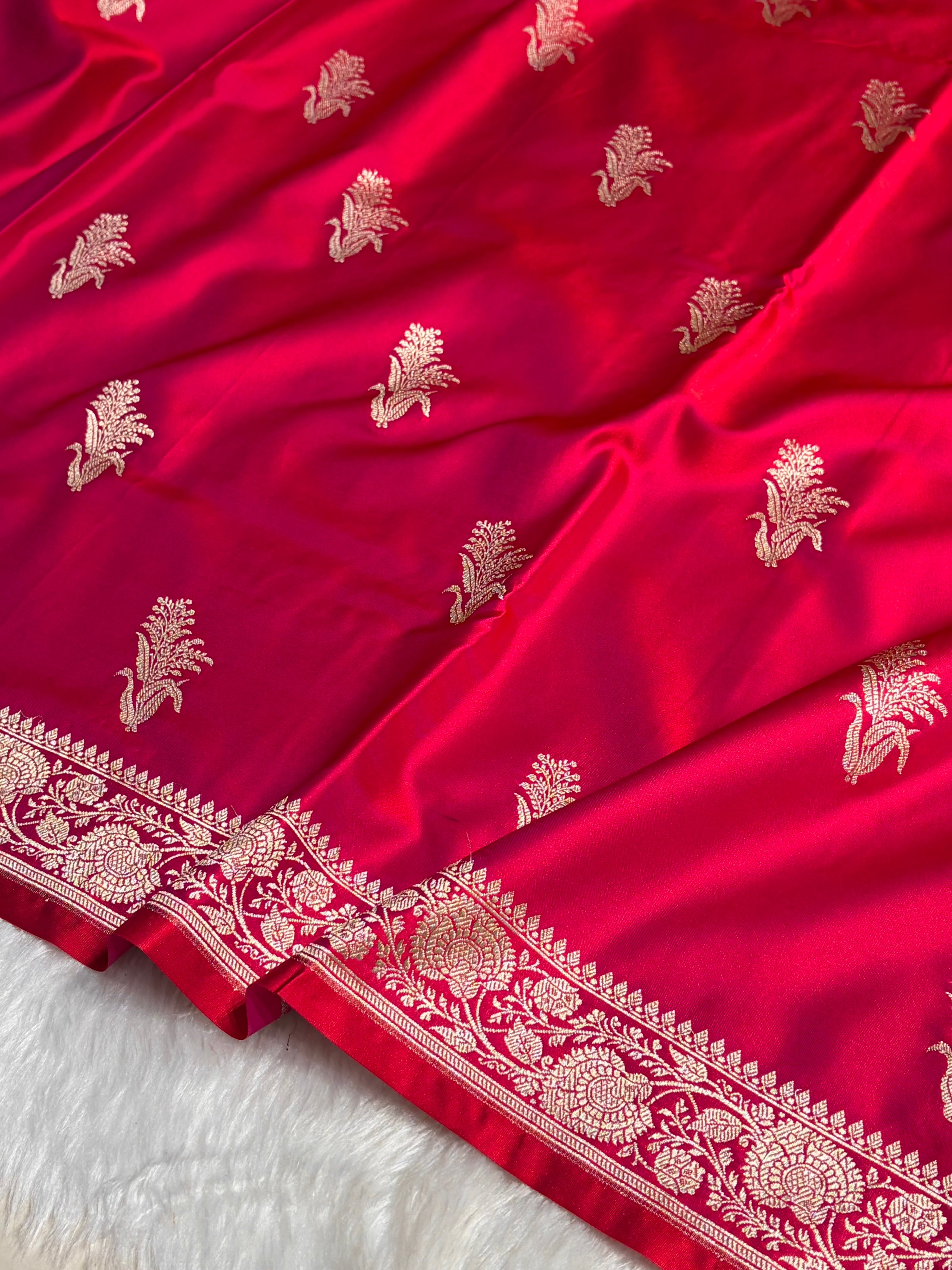 Magentic Red Boota With Floral Border Mashru Silk Saree MSM-89