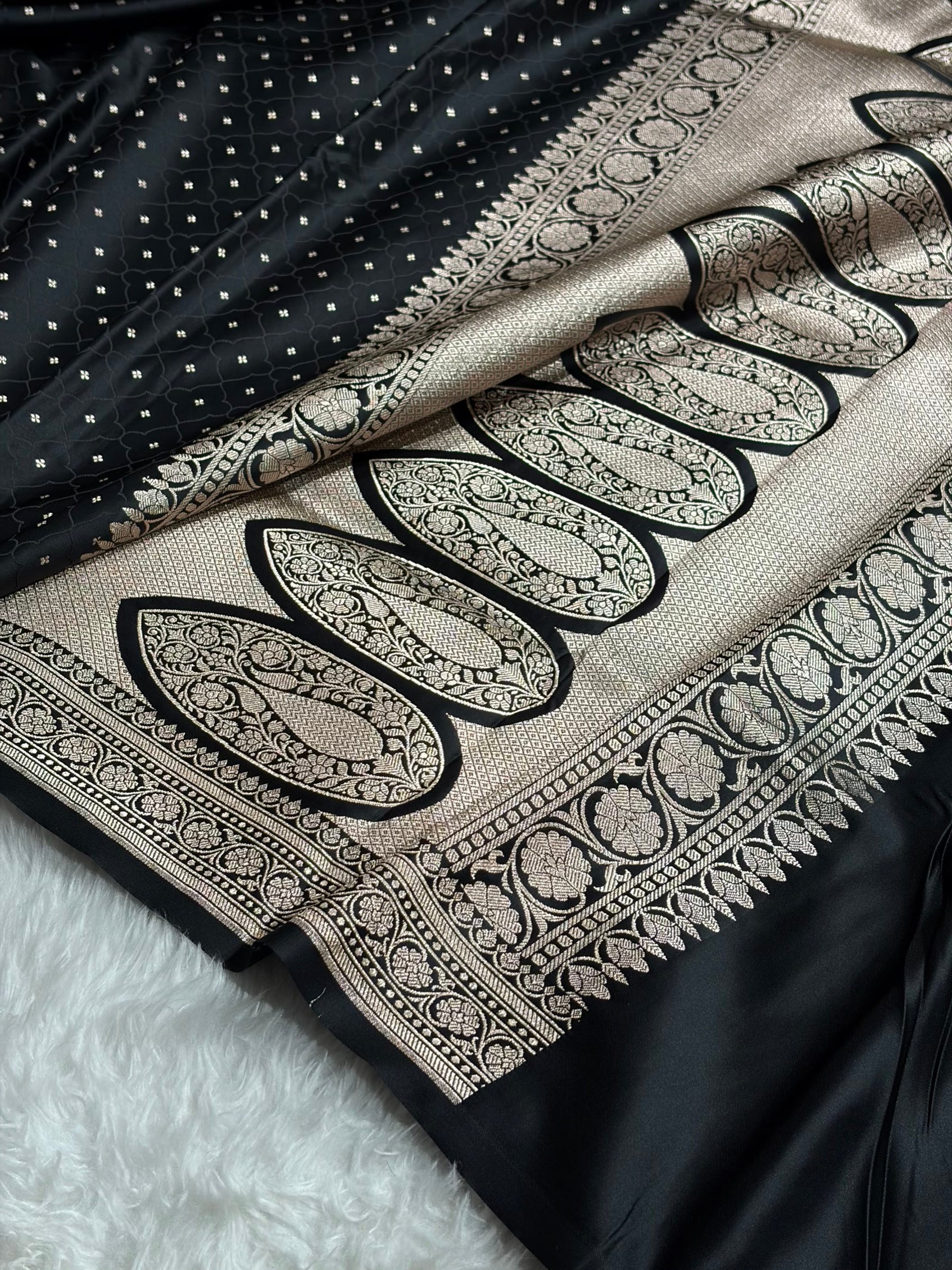 Black Shades Tanchoi Motif Mashru Silk Saree MST-13
