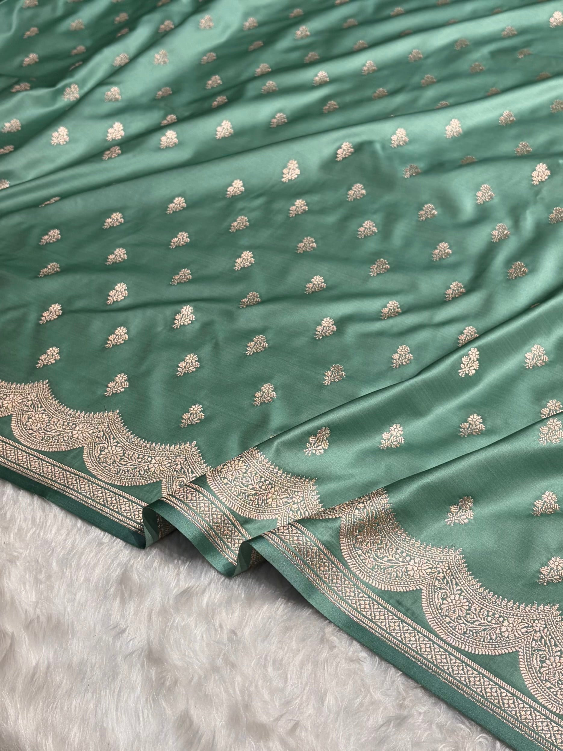 Sea Green Scallop Booti Mashru Silk Banarasi Saree MSM-35