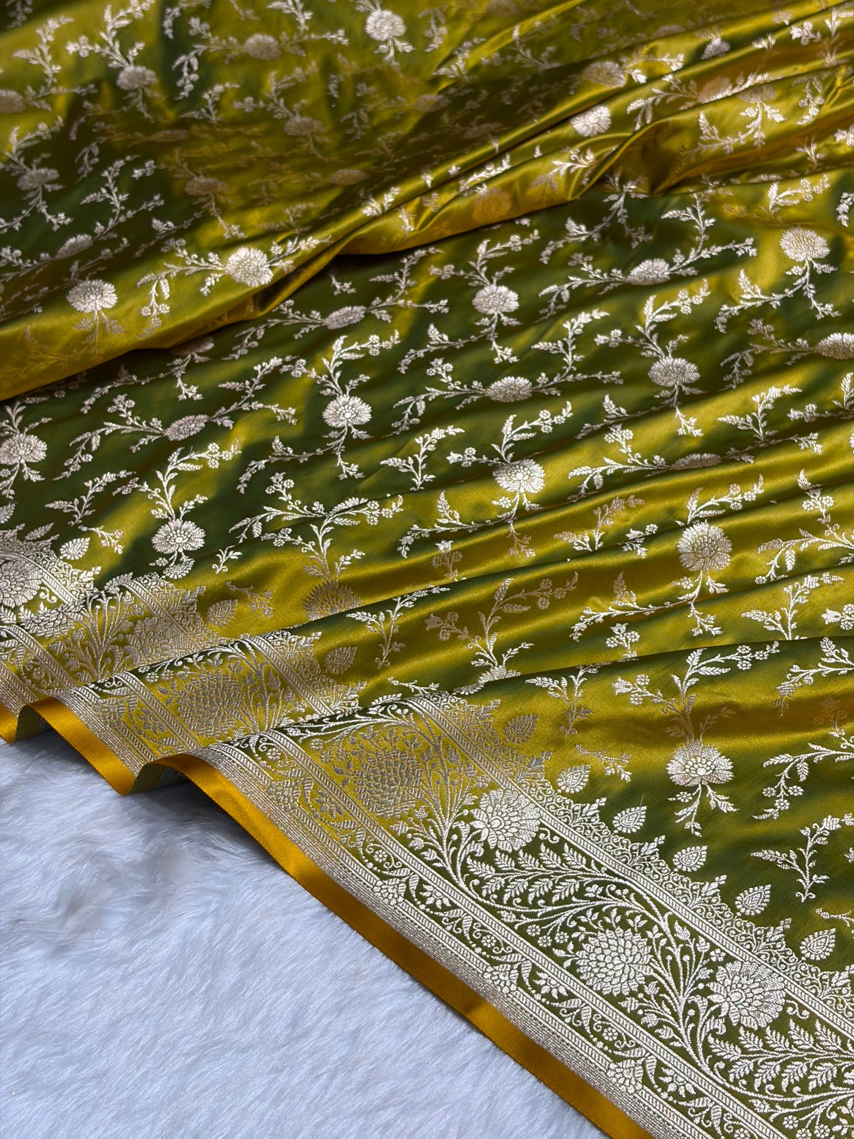 Liril Green Banarasi Jaal Katan Silk Saree SKM37