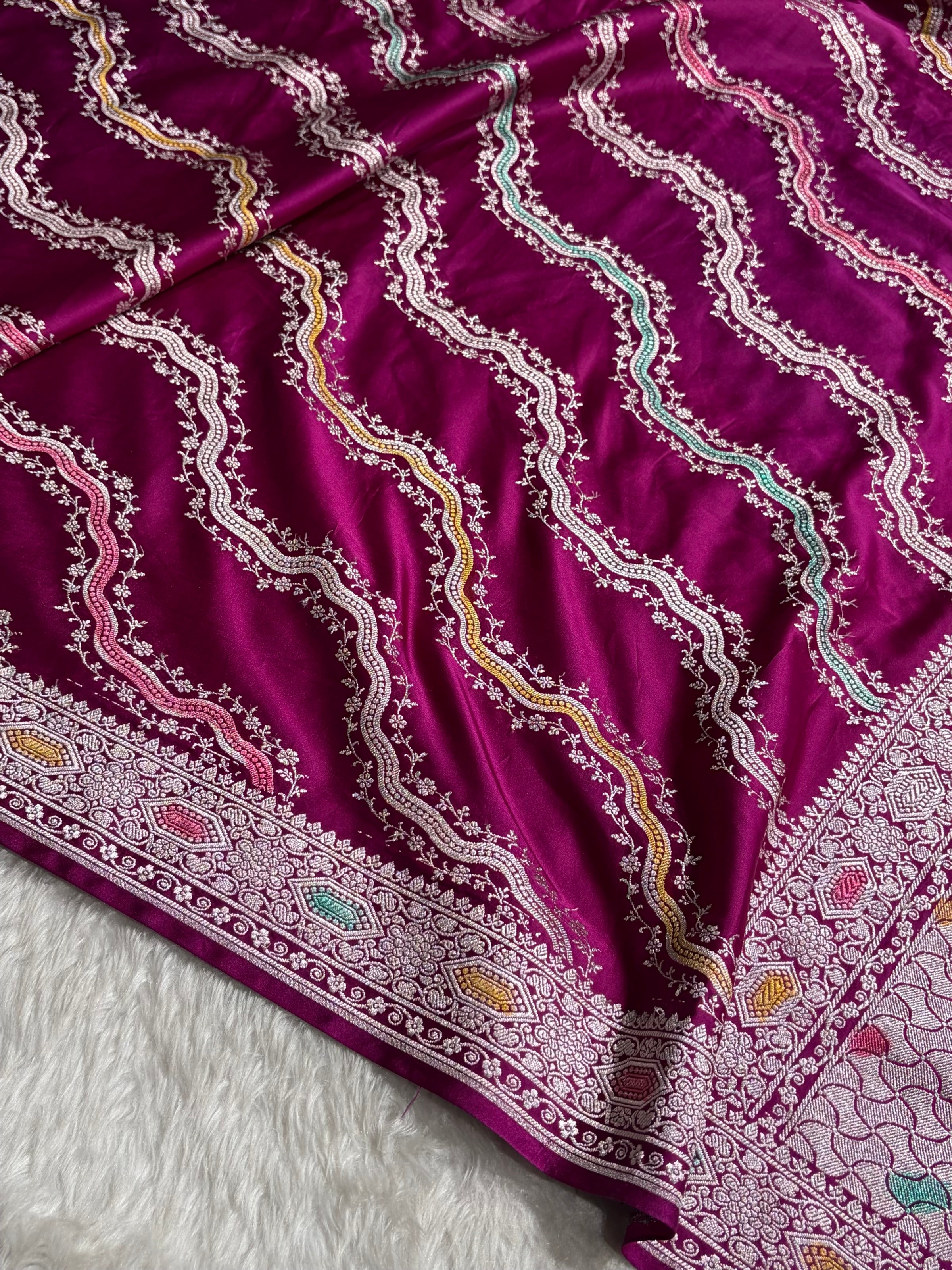 Banarasi Minakari Cross Pattern in Wine Shades Floral Mashru Silk Saree MCS93
