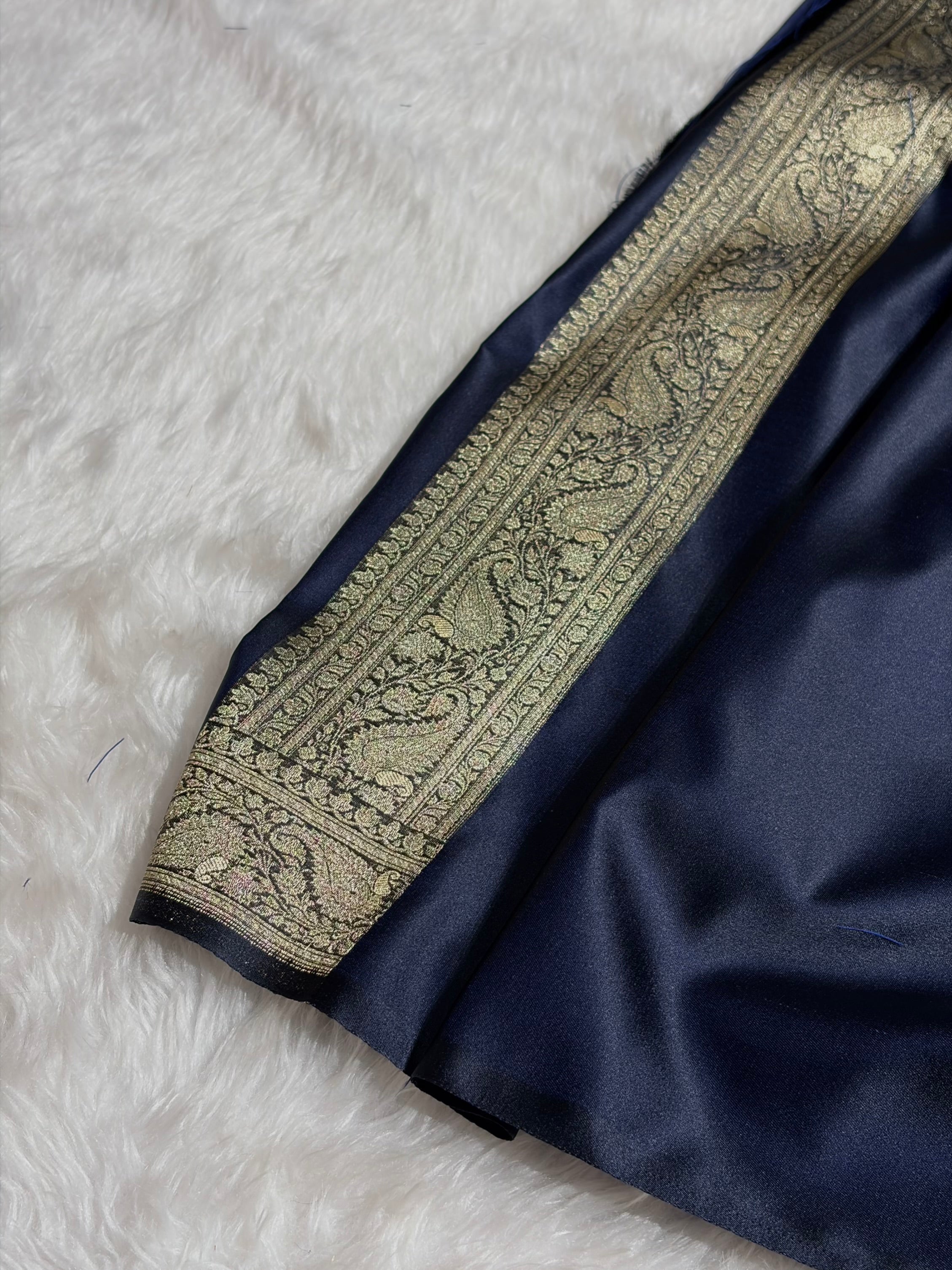 Banarasi Cross Navy Blue Shades Satin Tissue Silk Saree In Booti motif ST01