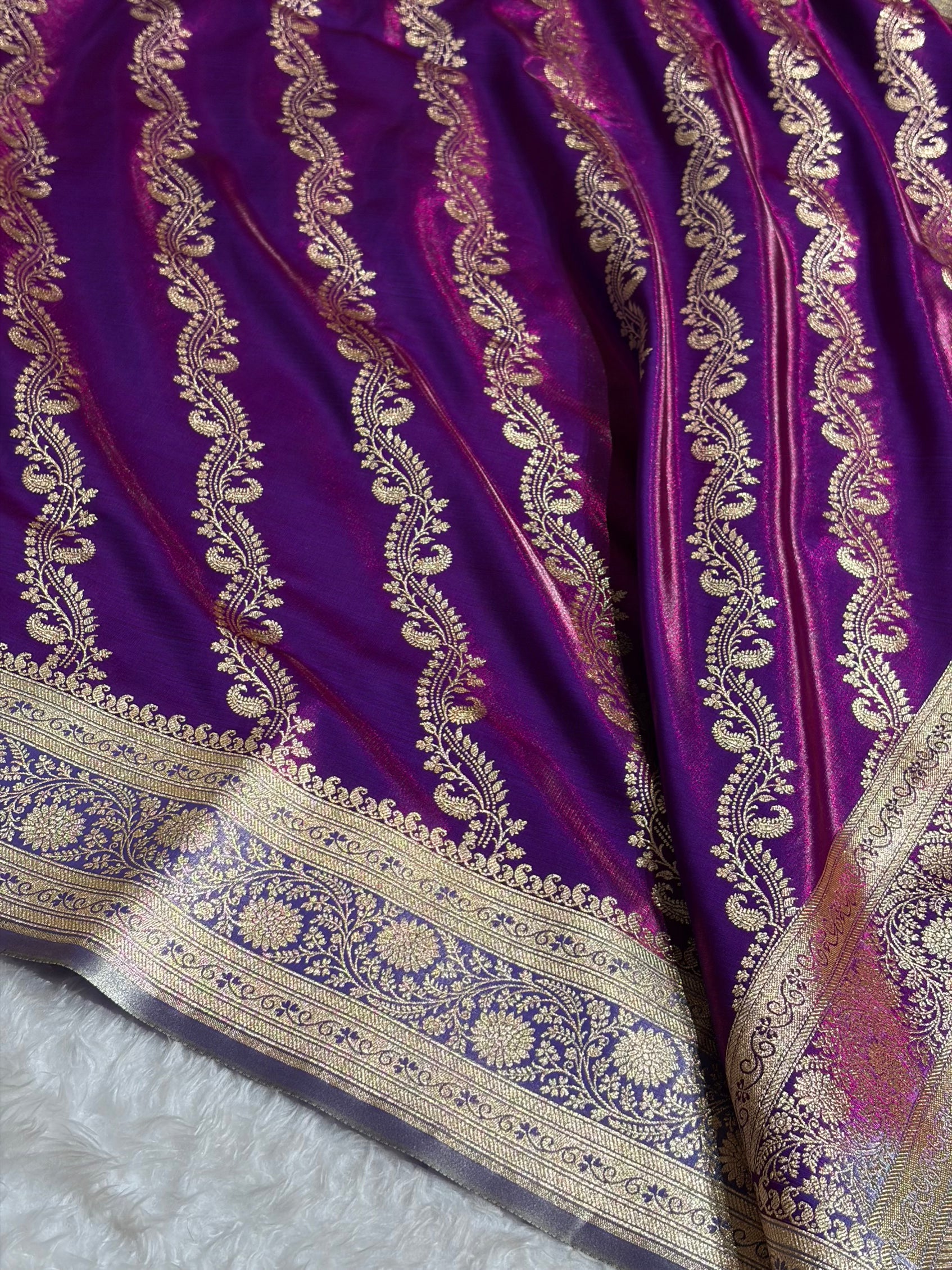 Peacock Contrast Shades Cross Pattern Banarasi Satin Silk Saree SS39