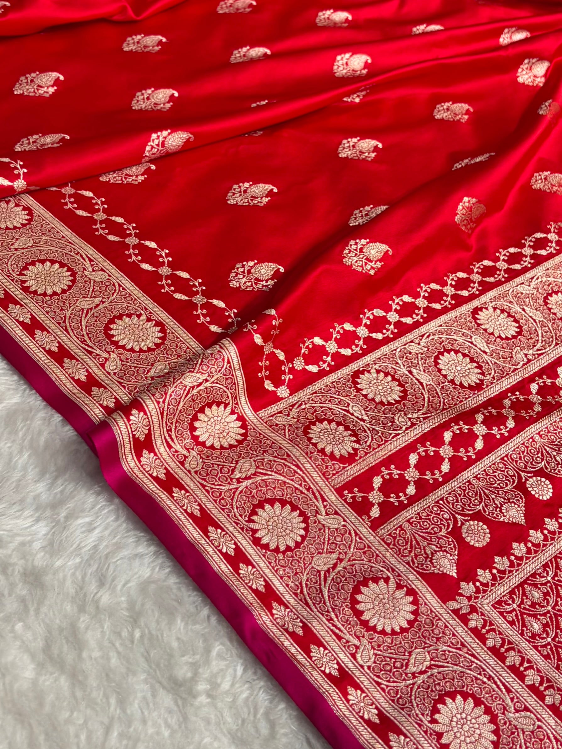 Red Shades Banarasi Boota Pattern Floral Mashru Silk Saree MSM-114