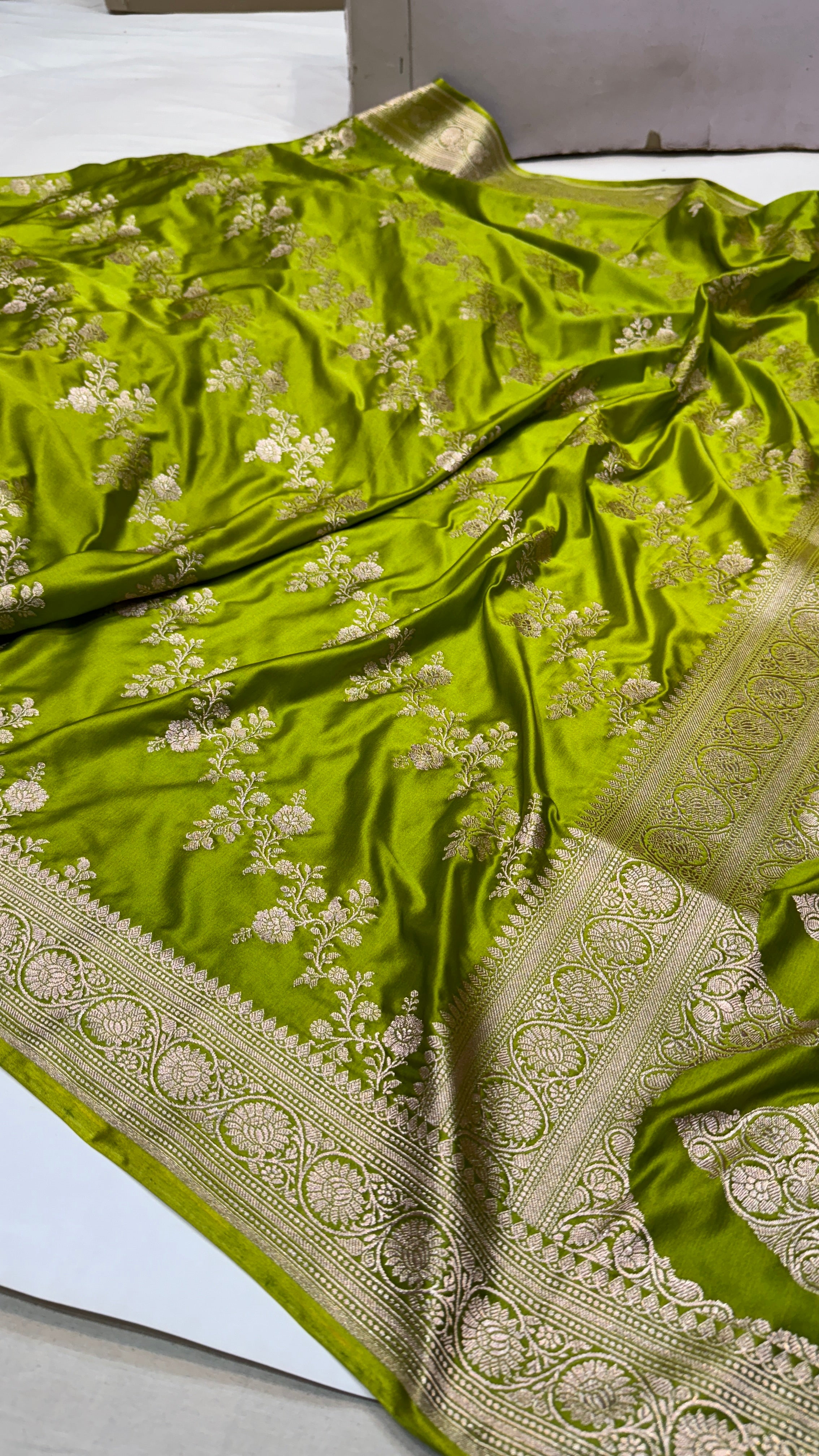 Apple Green Cross Mashru Silk Saree