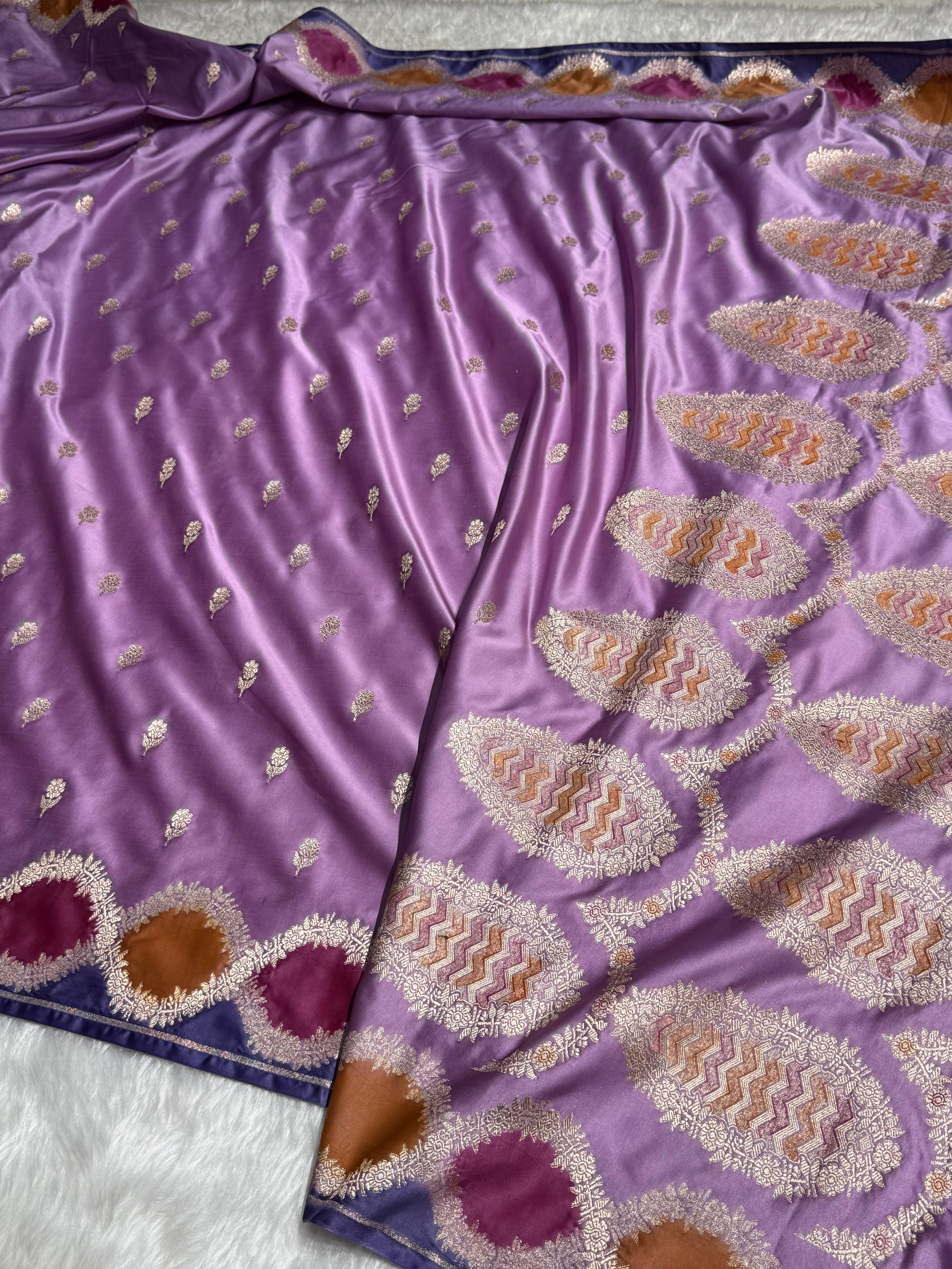 Lavender Rangkart Scallop Floral Booti Mashru Silk Saree