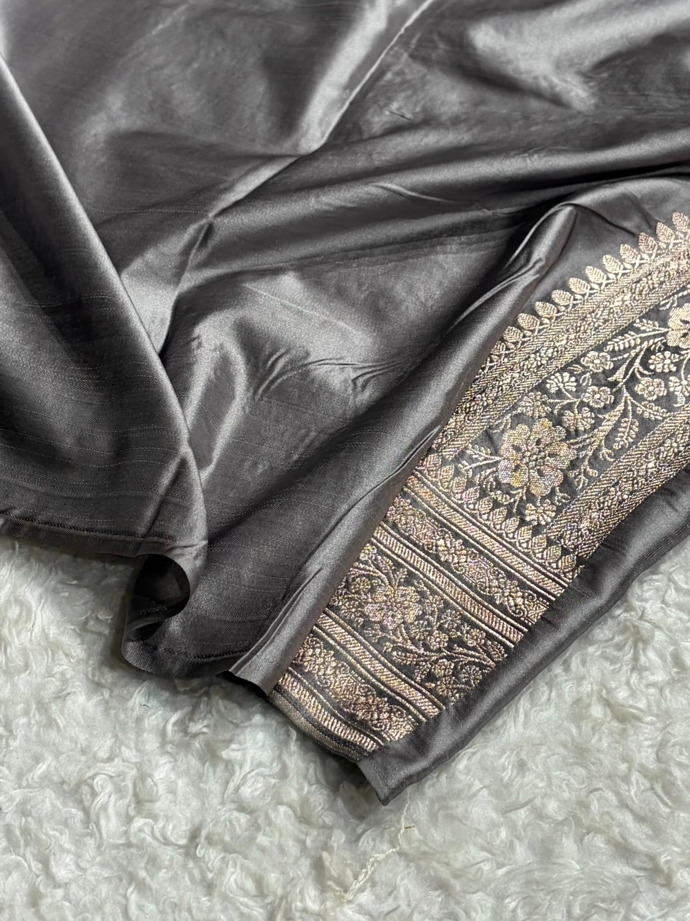 Banarasi Grey Shades Floral Jaal Mashru Silk Saree MS07