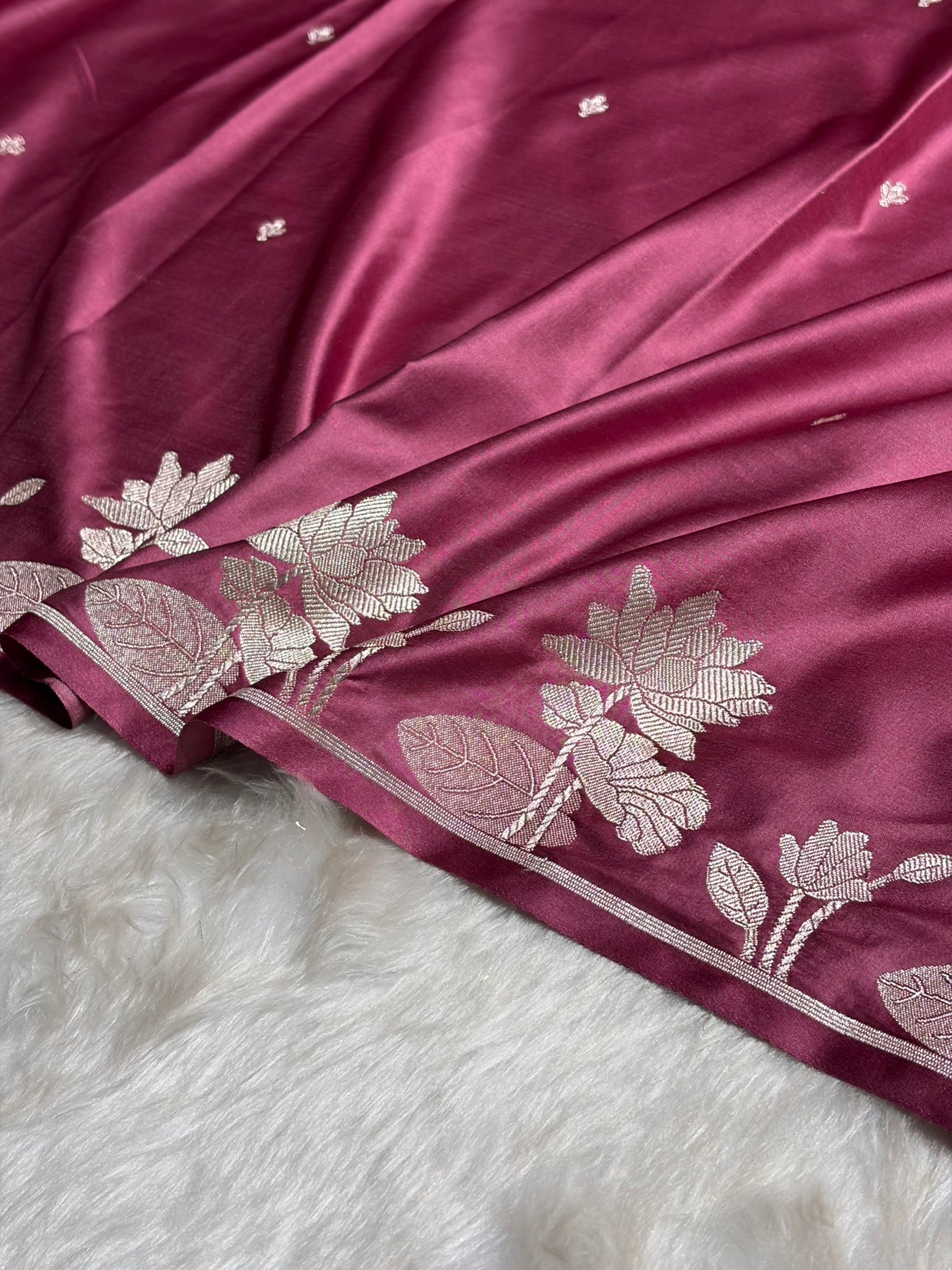 Mouve Floral Border Booti Mashru Silk Saree MS11