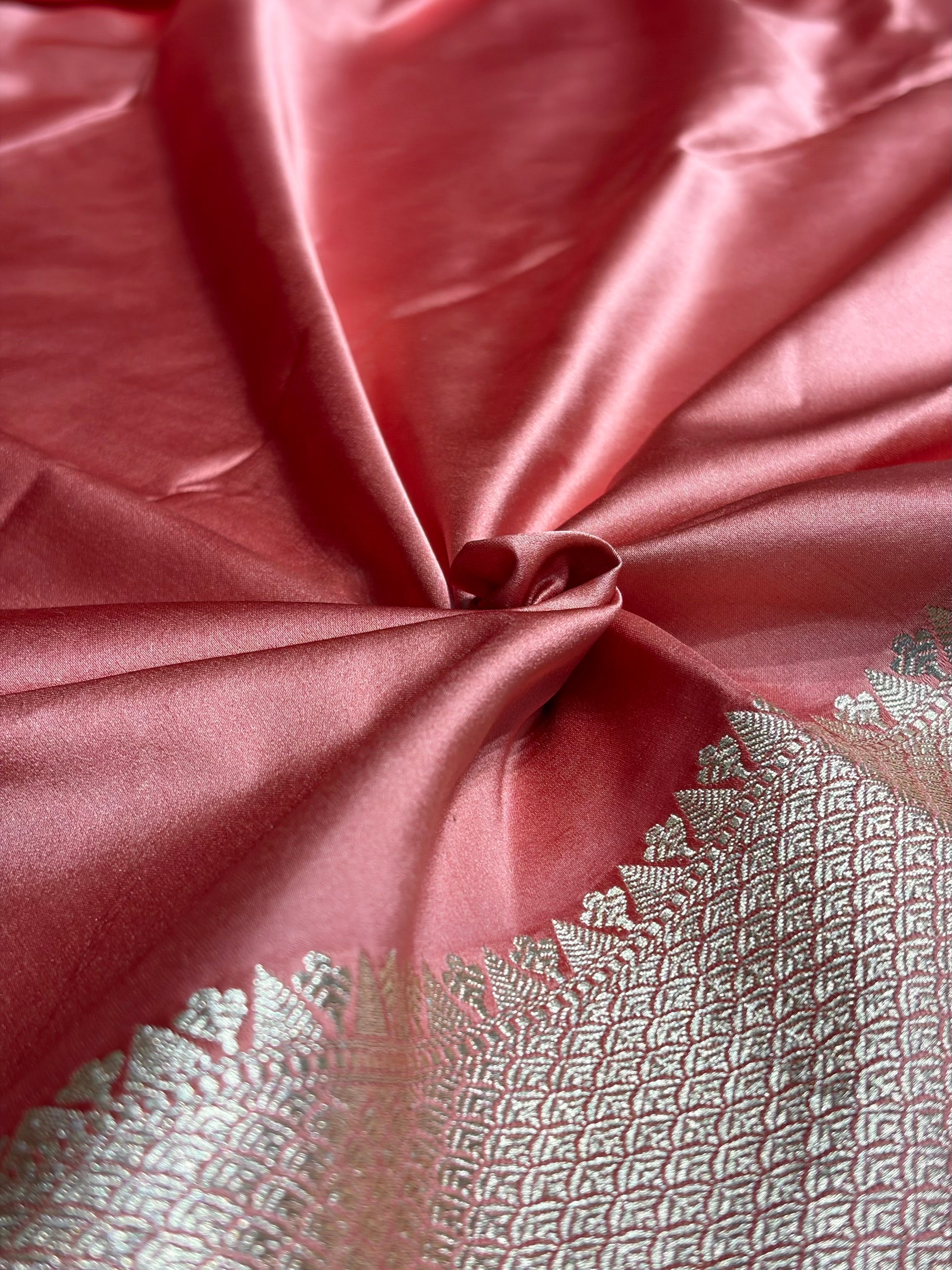 Peach Floral Border Booti Mashru Silk Saree MS54
