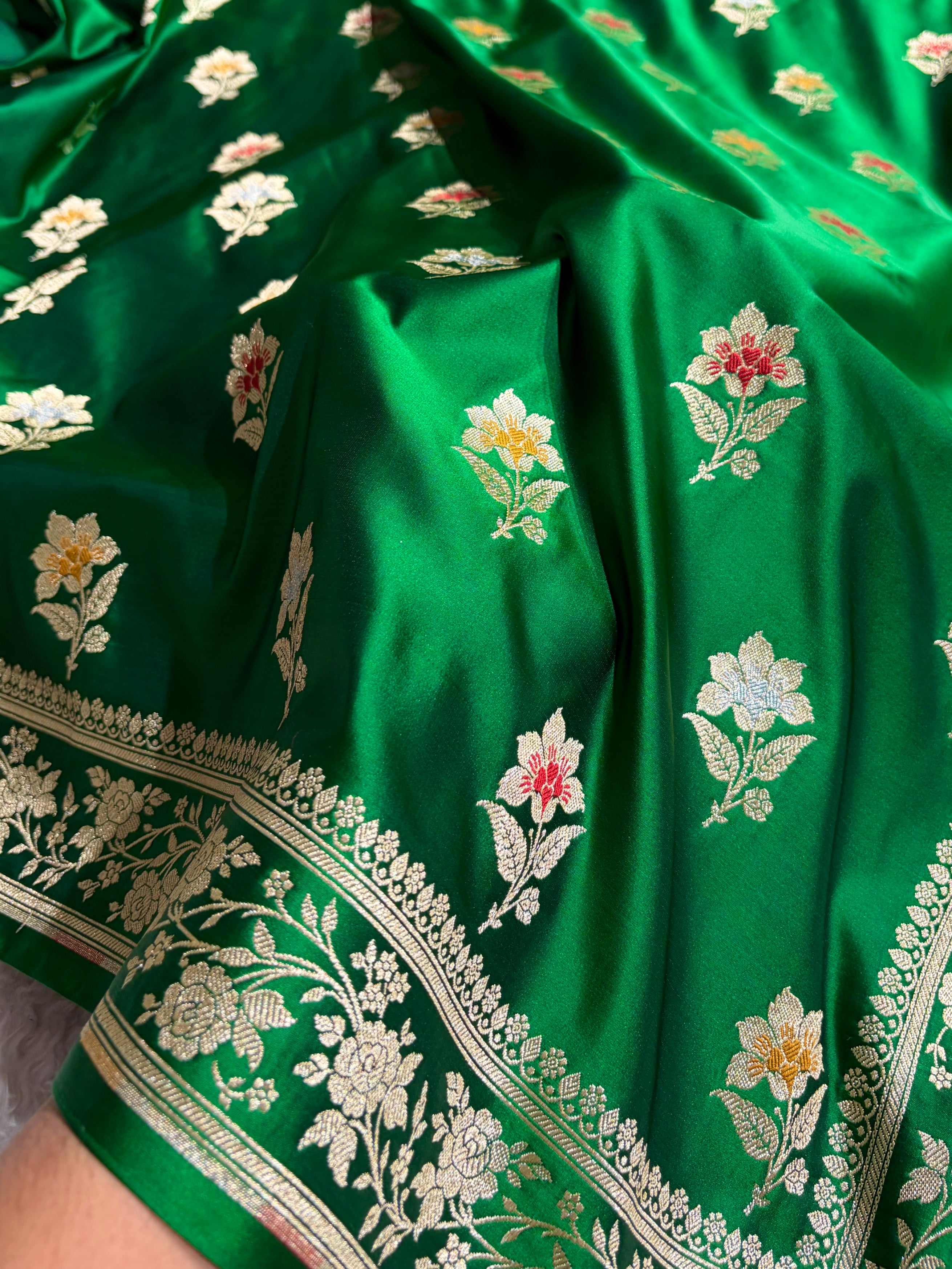 Premium Banarasi Satin Katan Saree With Minakari Boota in Bottle Green Shades SK112