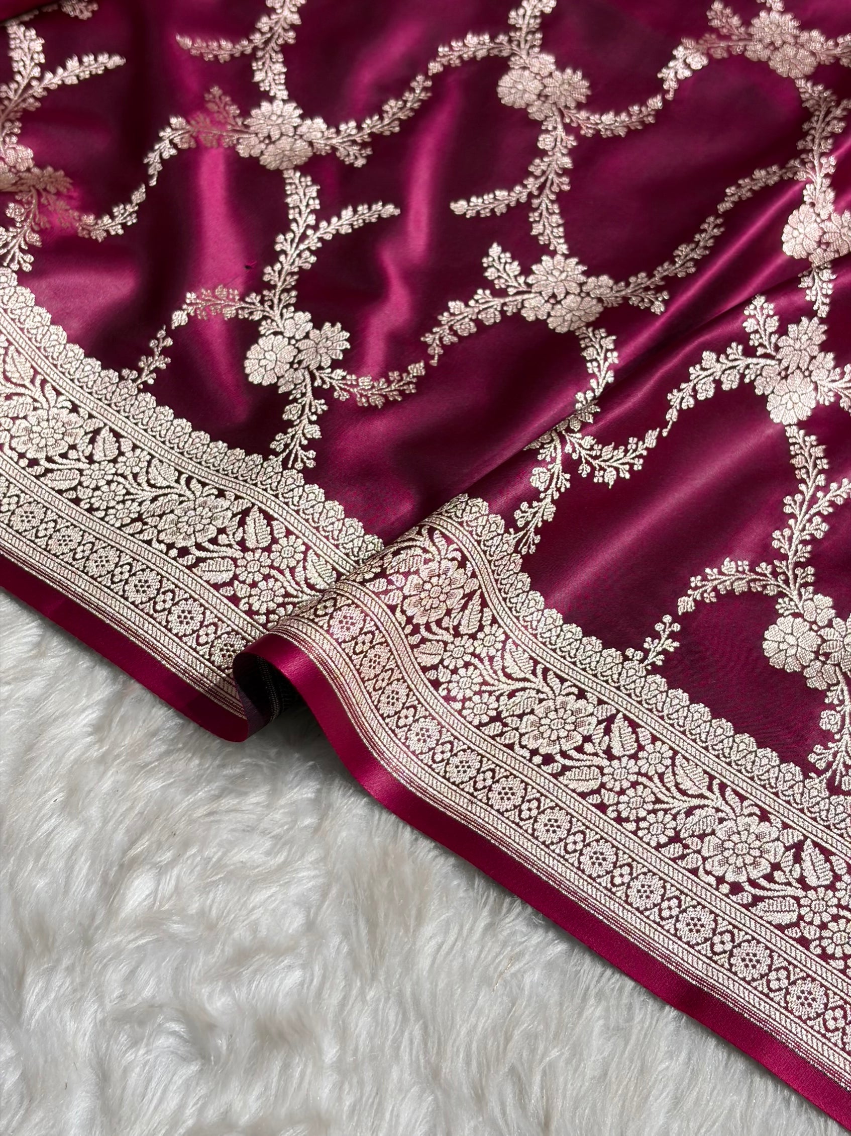 Wine Shades Banarasi With Floral Border Mashru Silk Saree MSM-127