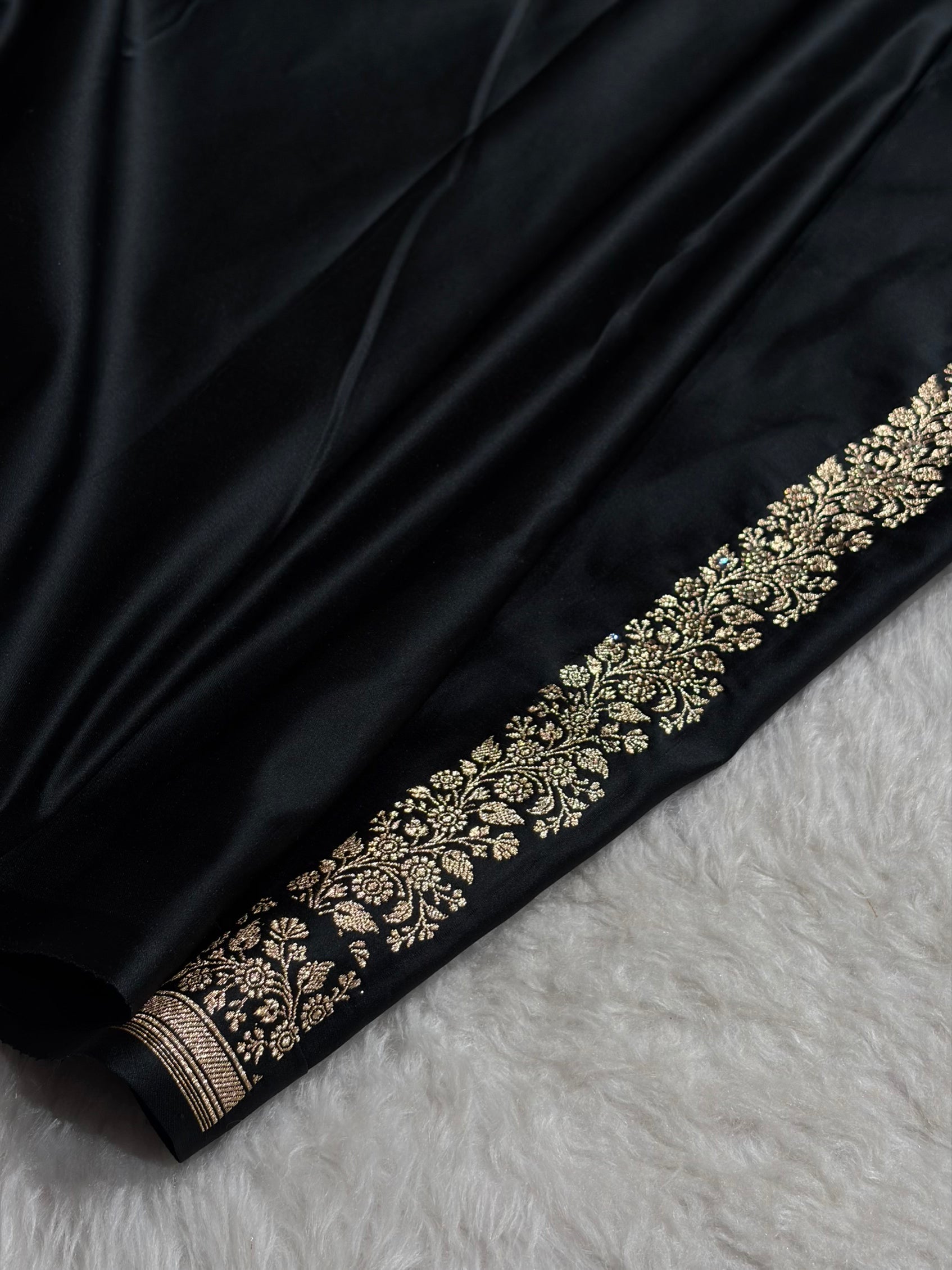 Banarasi Black Floral Booti With Swarovski Work Katan Silk Saree BSK23