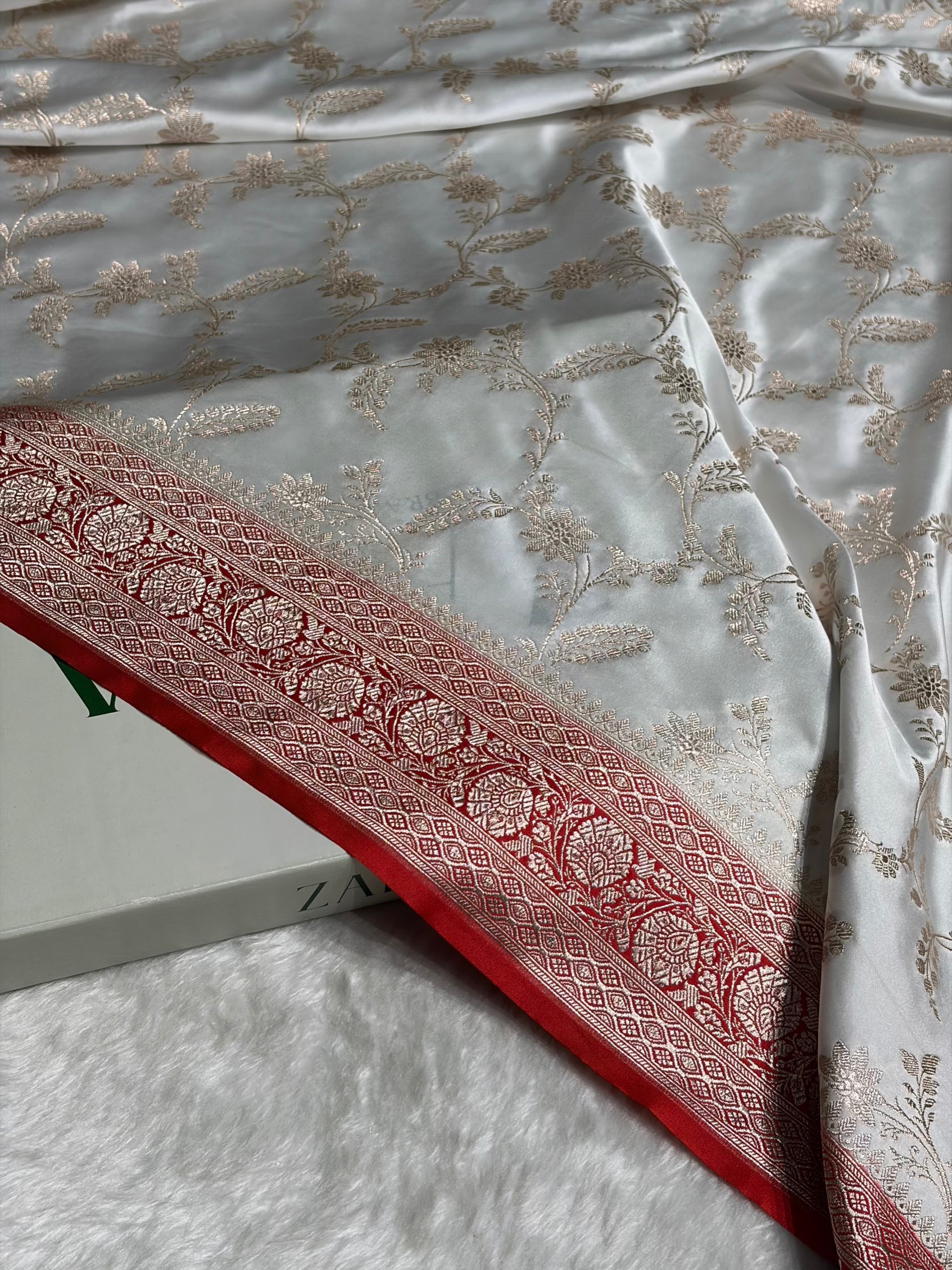 White with Red Contrast Jaal Mashru Silk Saree MS23