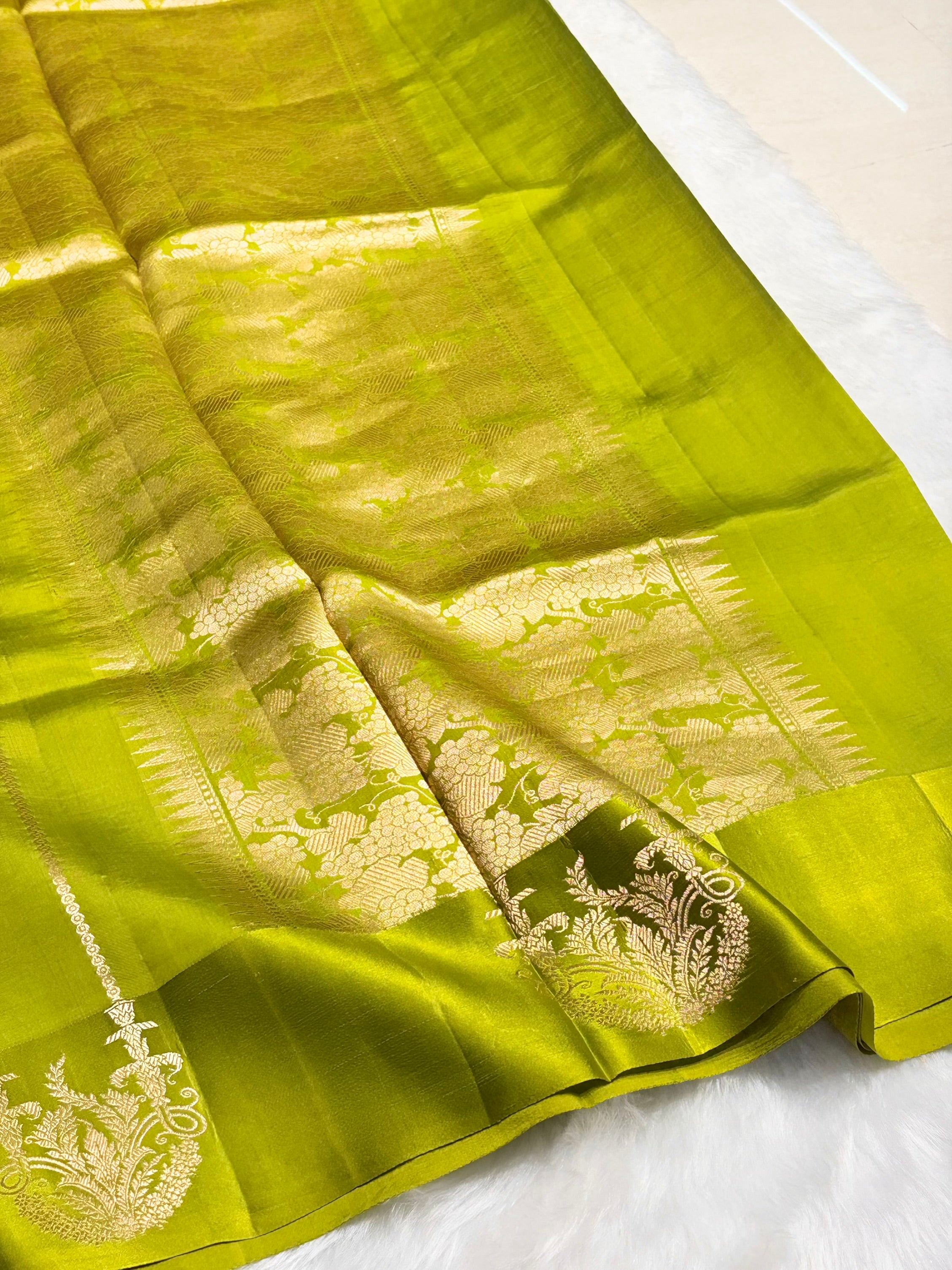 Green Shades Rangkart Handwoven Pure Katan Raw Mango Silk RM-44