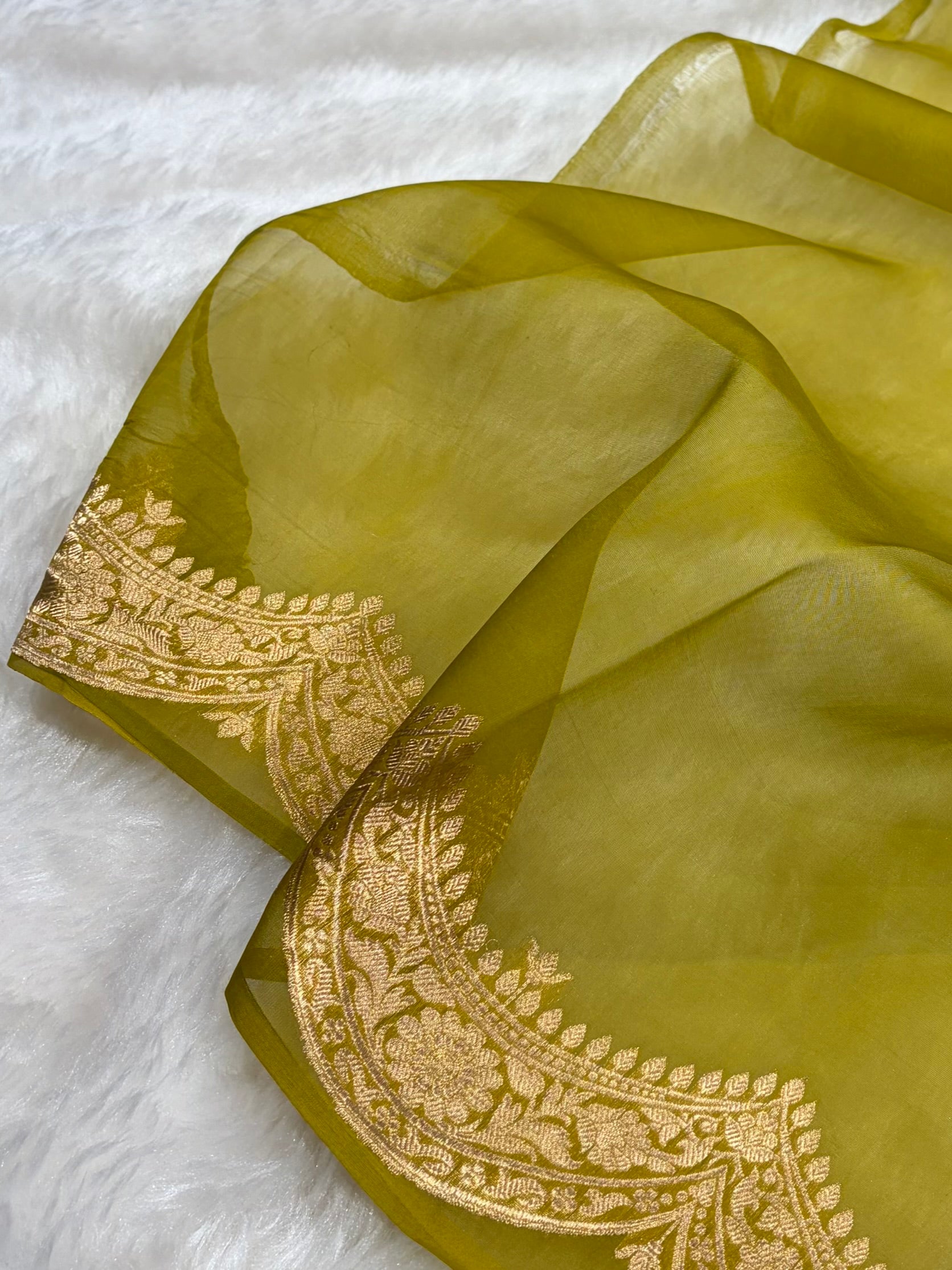 Banarasi Pure Organza Mehendi Green Shades With Scallop Stripe Banarasi Silk Saree PO-32