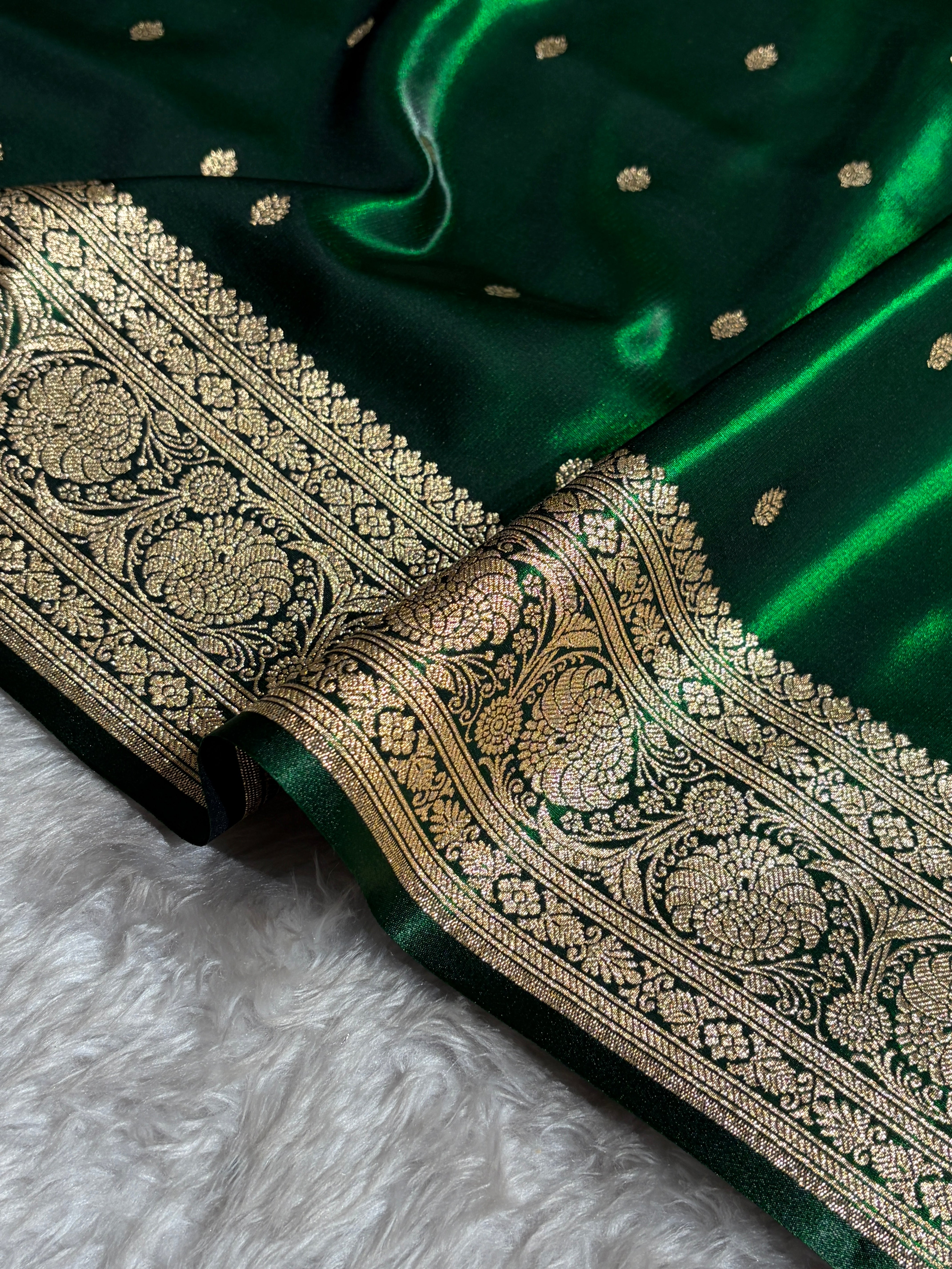 Banarasi Maroon Shades Booti Pattern Banarasi Satin Silk Saree SS62