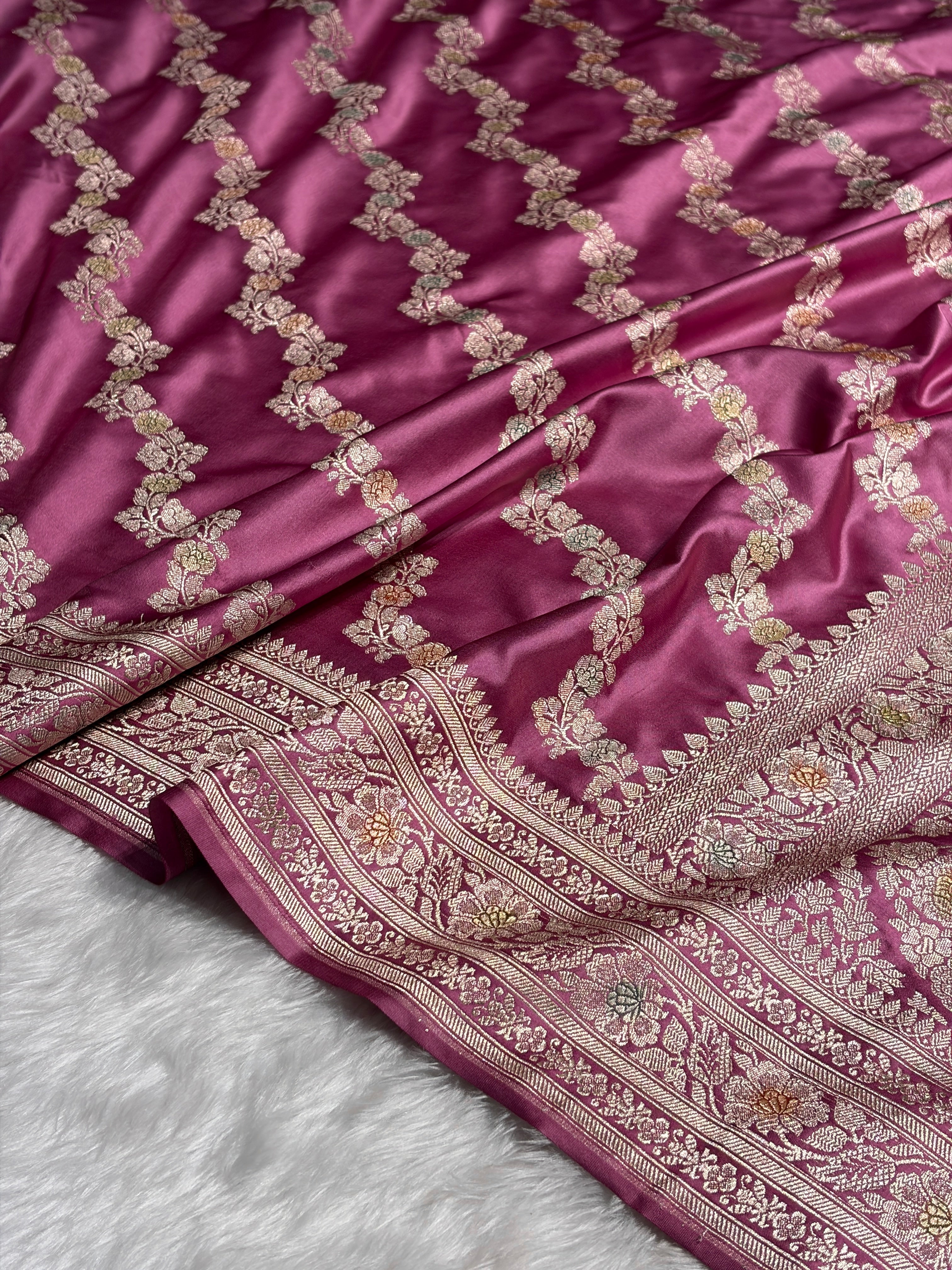 Mauve Shades Minakari Mashru Silk Saree With Cross Pattern