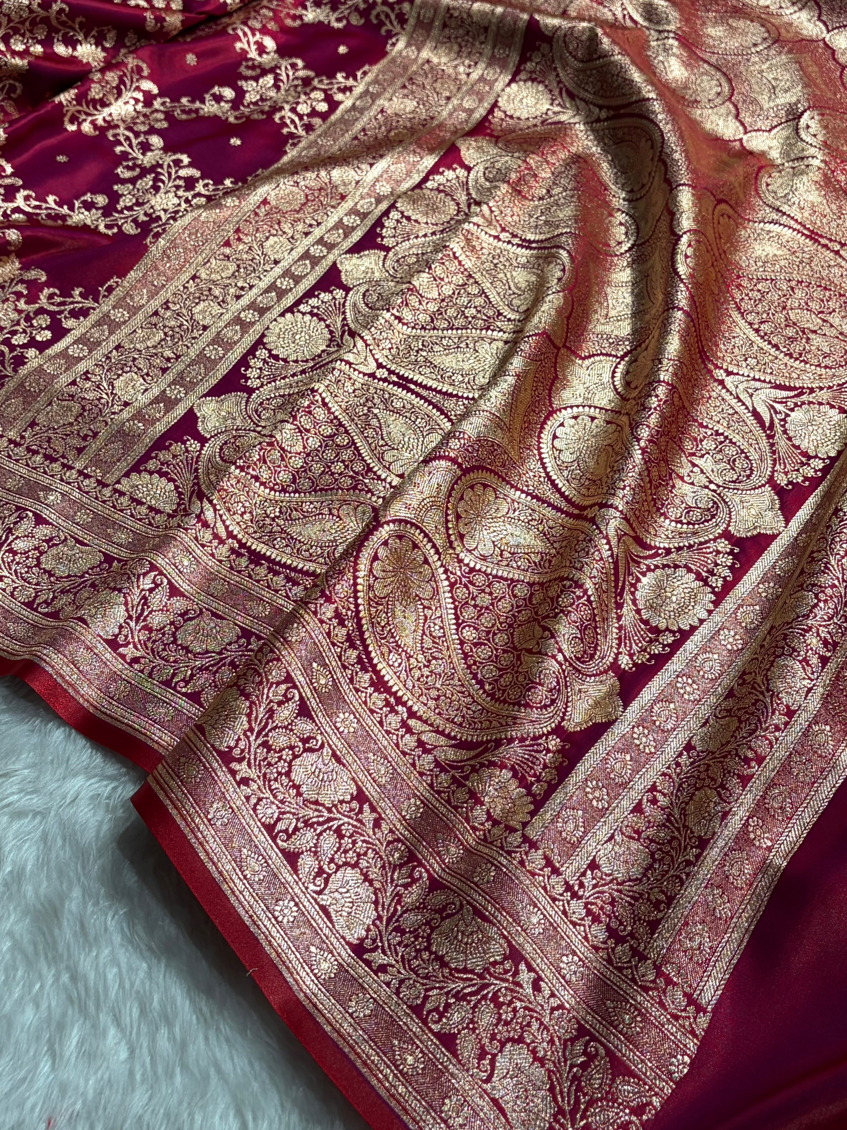 Reddish Magenta Shades Jaal Pattern Banarasi Satin Silk Saree SS48