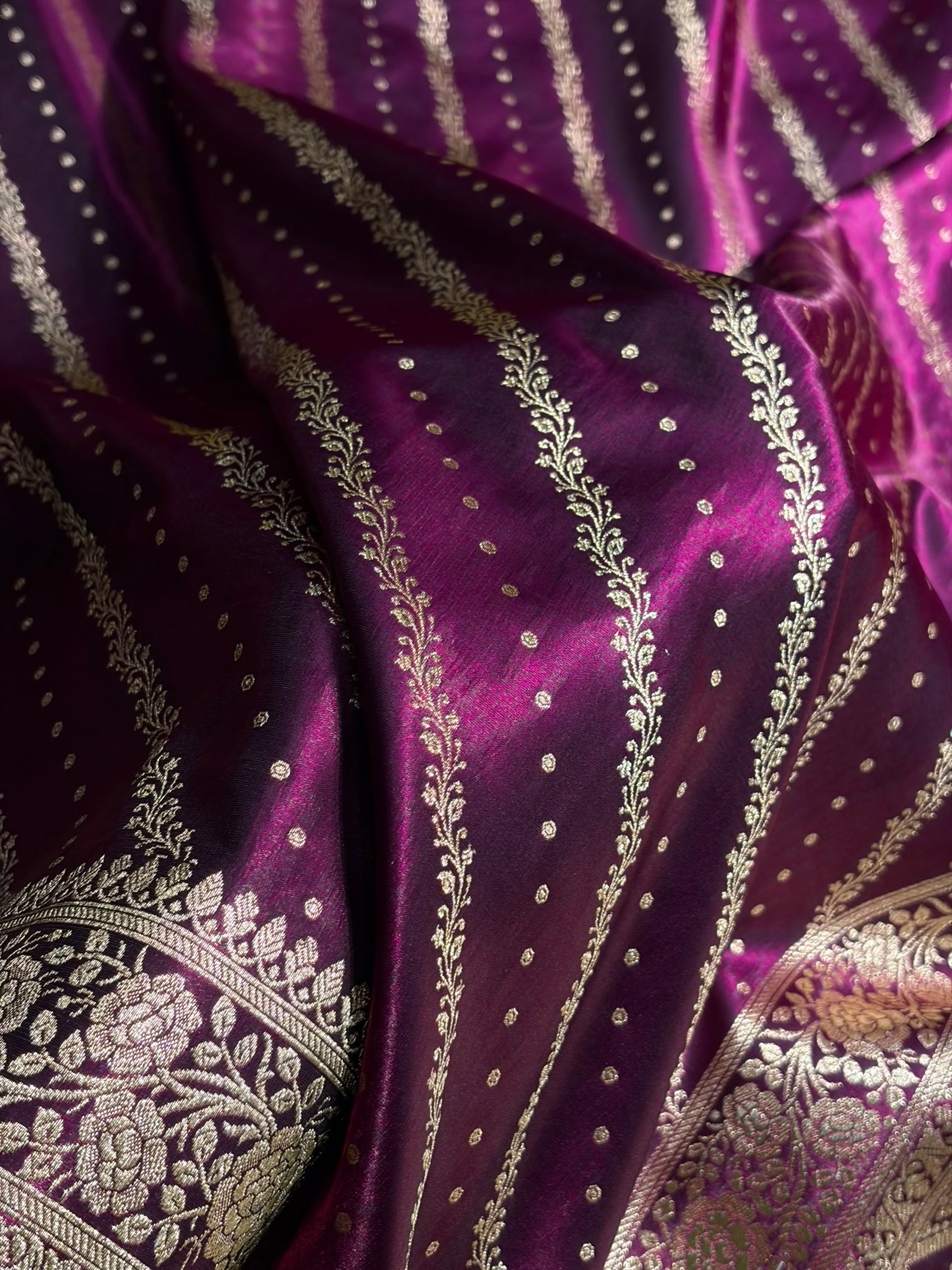 Banarasi Wine Shades Cross Pattern Banarasi Satin Silk Saree SS61