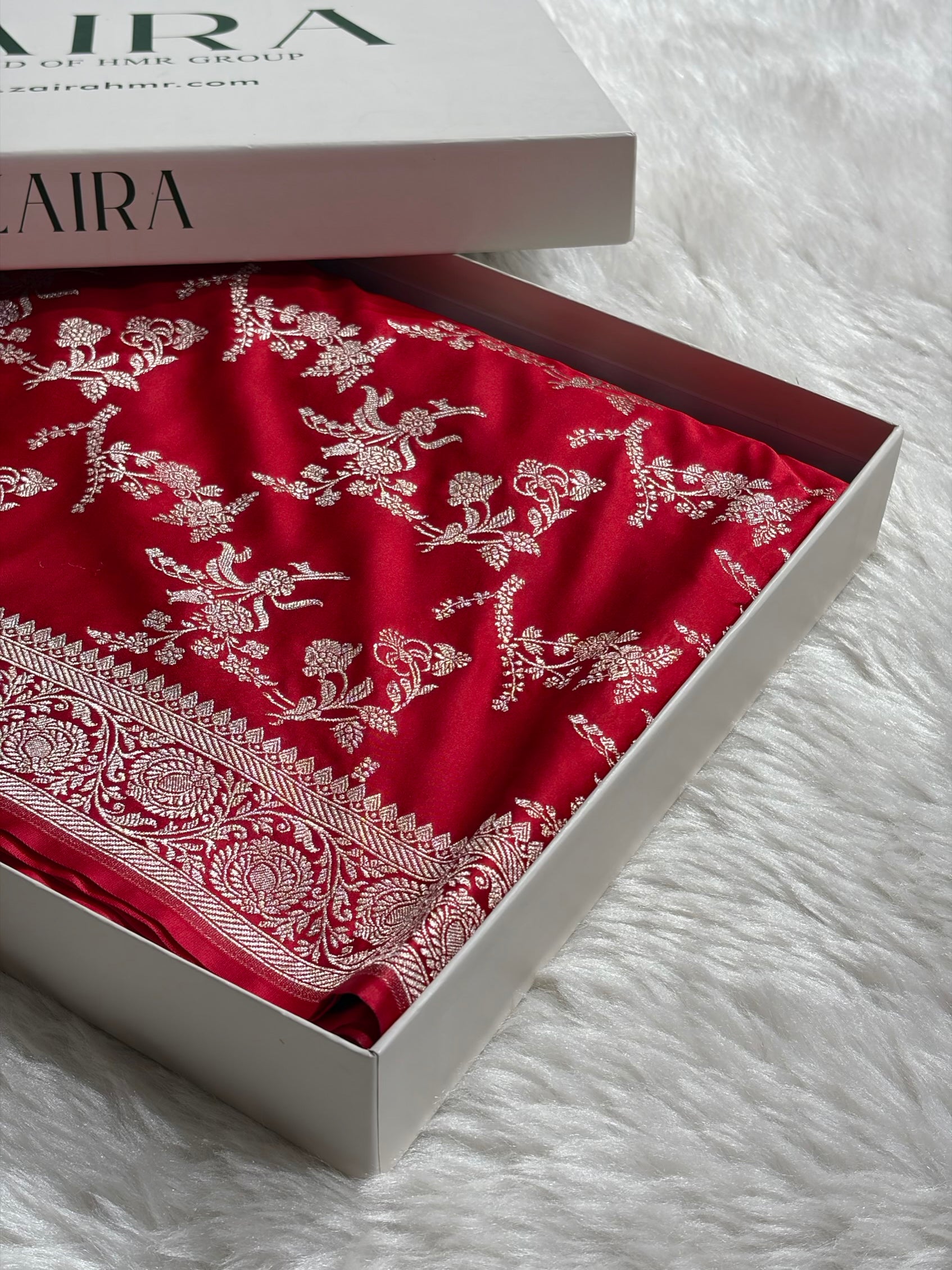 Banarasi Floral Jaal Pattern in Red Shades Floral Mashru Silk Saree MCS98