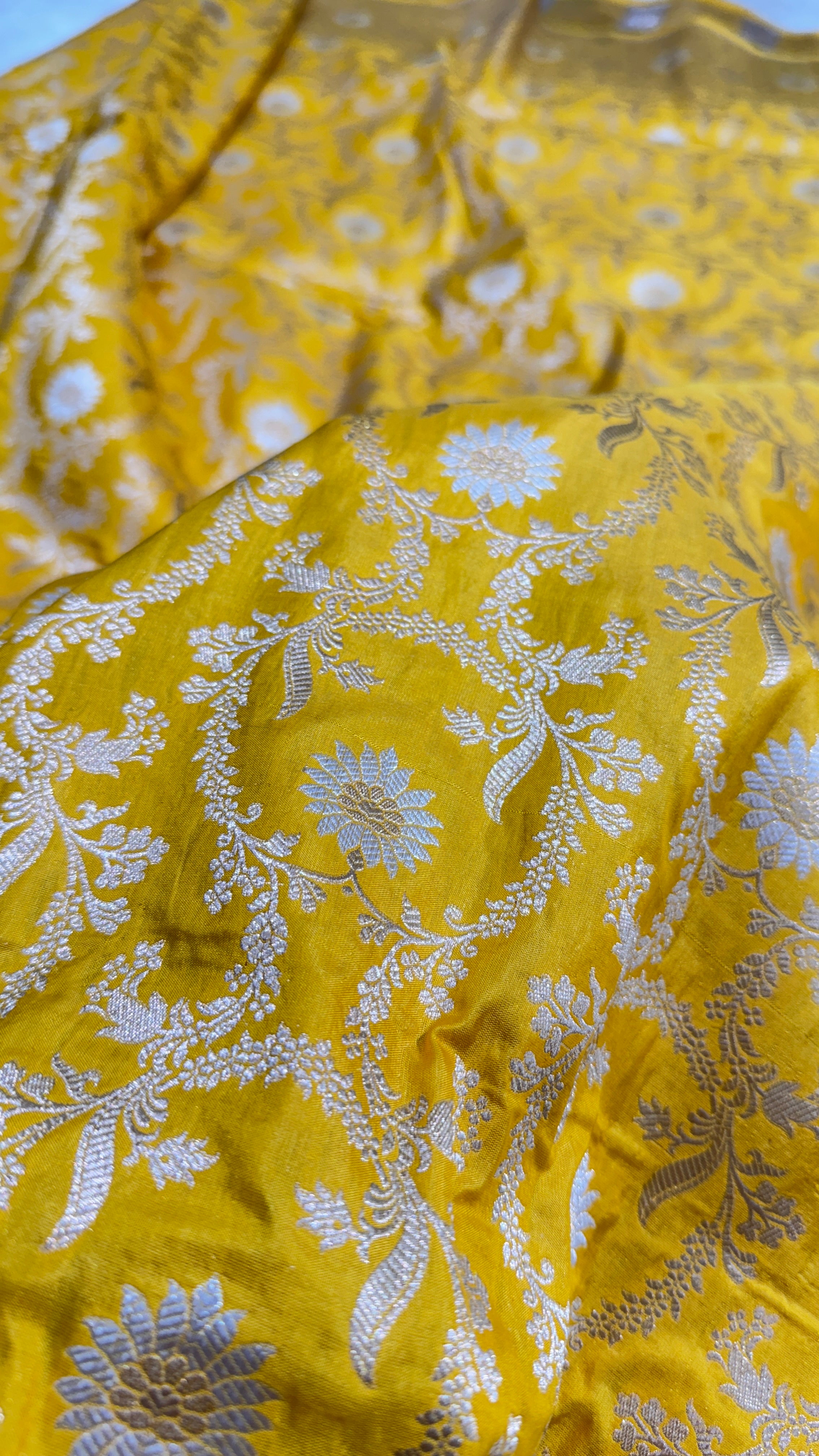 Mango Yellow Shades Rupa Sona Jaal Pure Katan Silk Handloom Banarasi Saree | SKU - ZP08