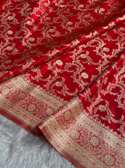 Red Contrast Shades Jaal Pattern Banarasi Satin Silk Saree SS47