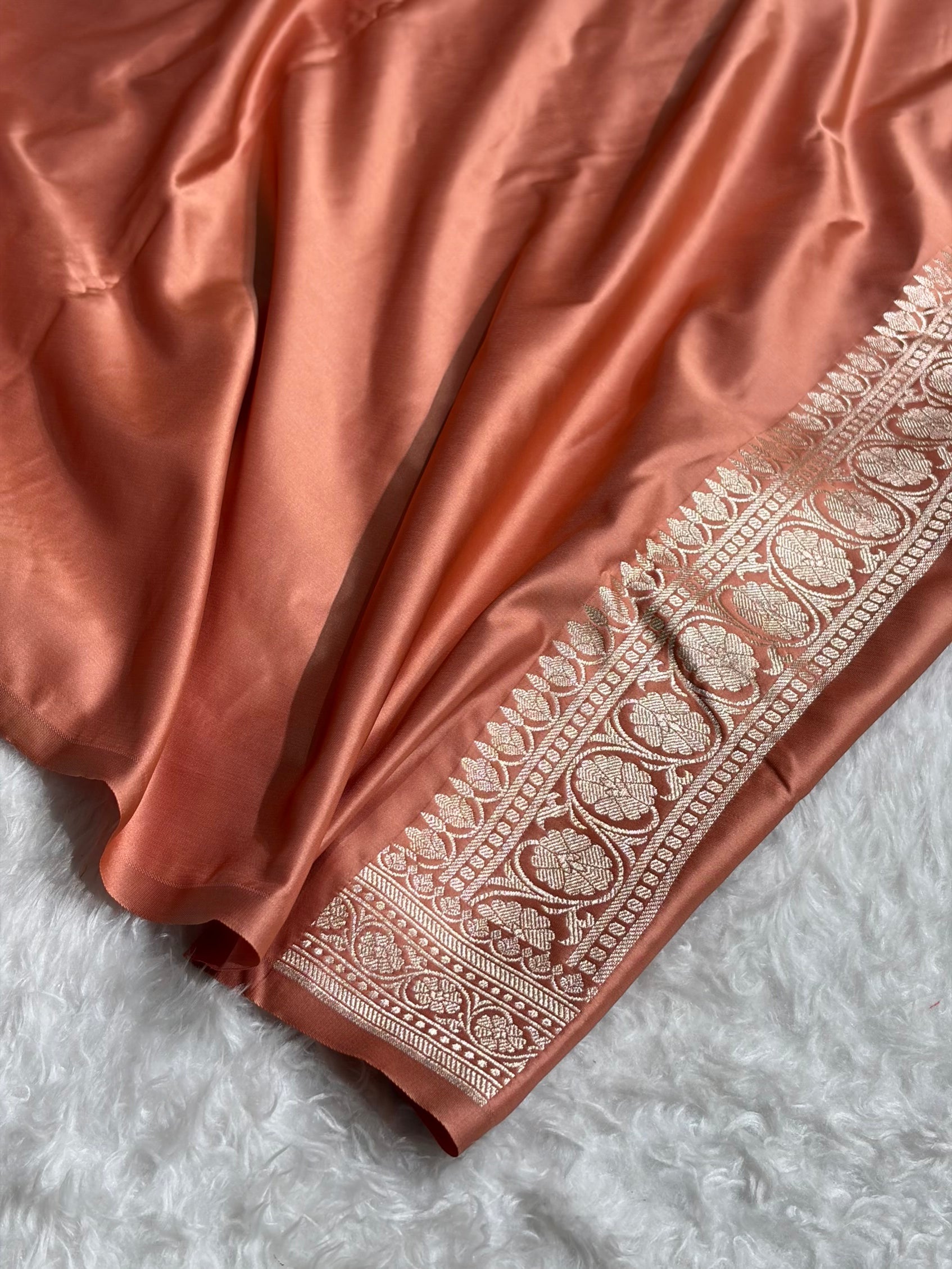 Peach Cross Shades Tanchoi Motif Mashru Silk Saree MST-13