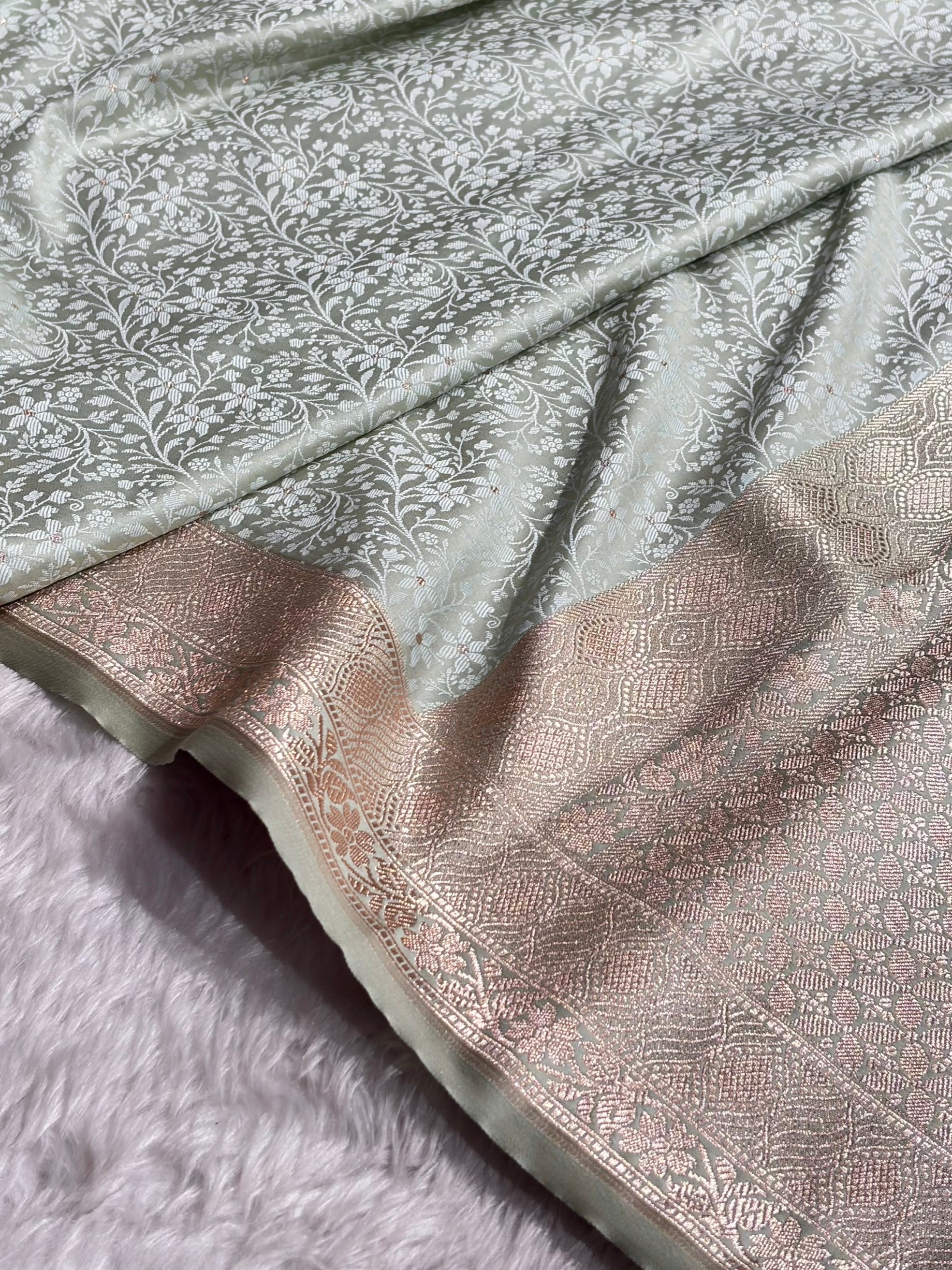 Light Pista Shades Tanchoi Motif Mashru Silk Saree MST-15