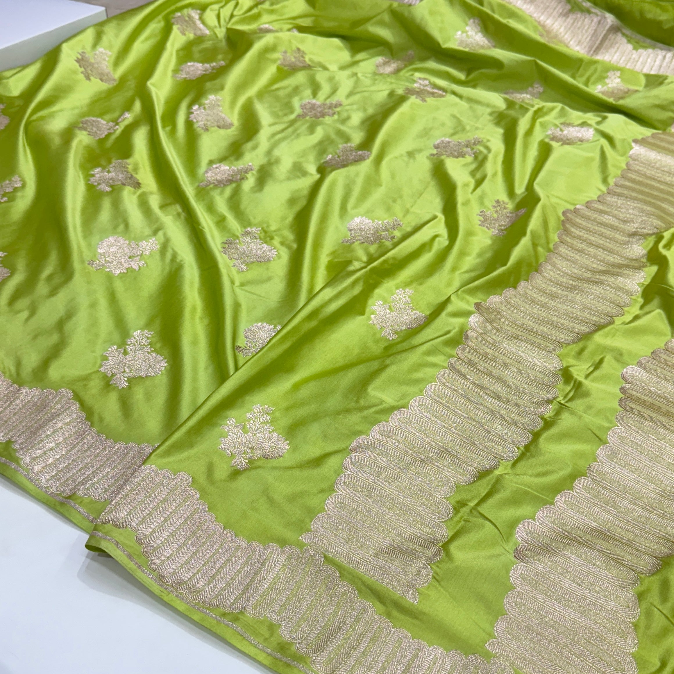 Pista scallop Boota Mashru Silk Saree