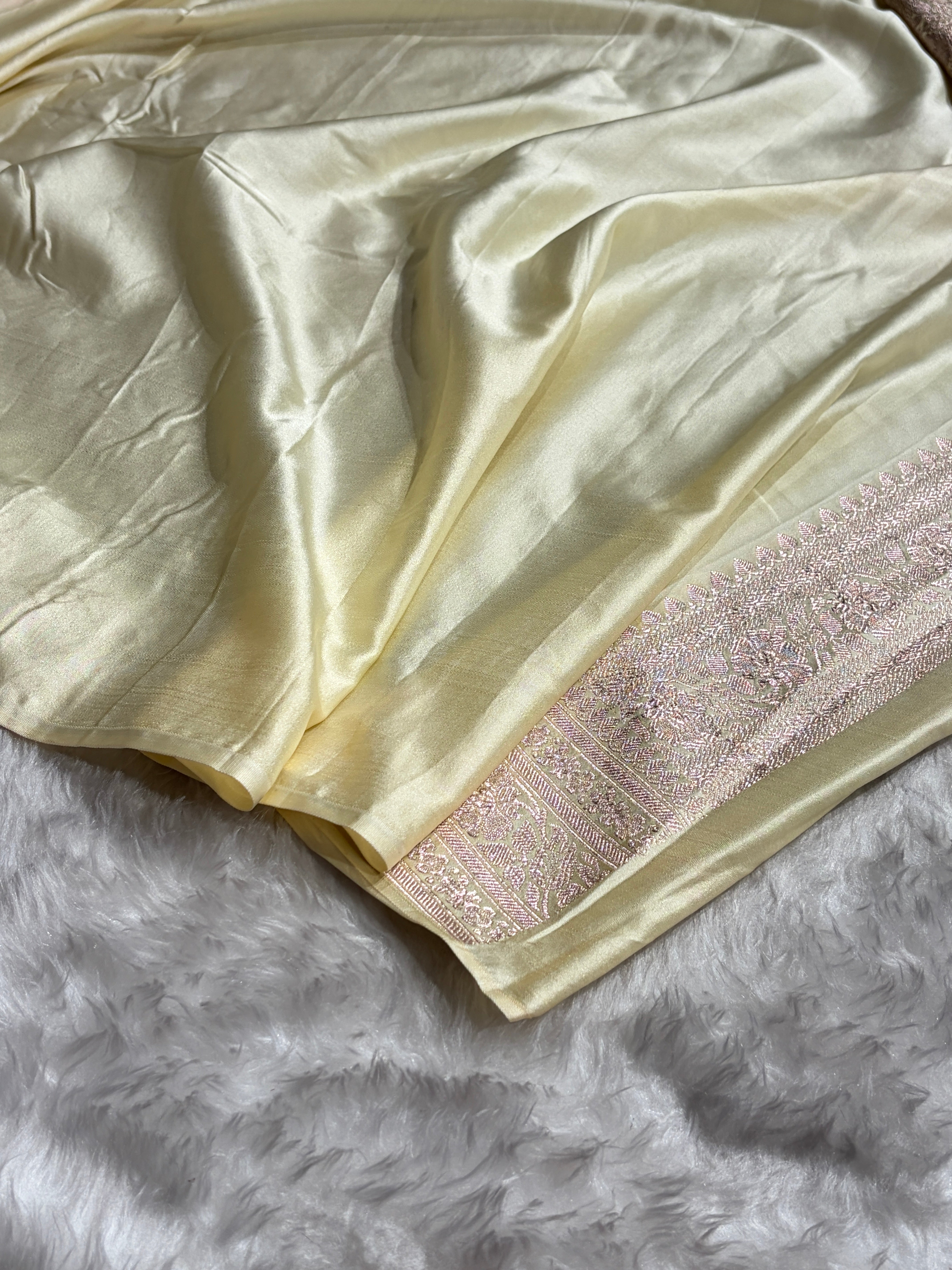 Multi Shade With Cross Rangkat Mashru Silk Saree